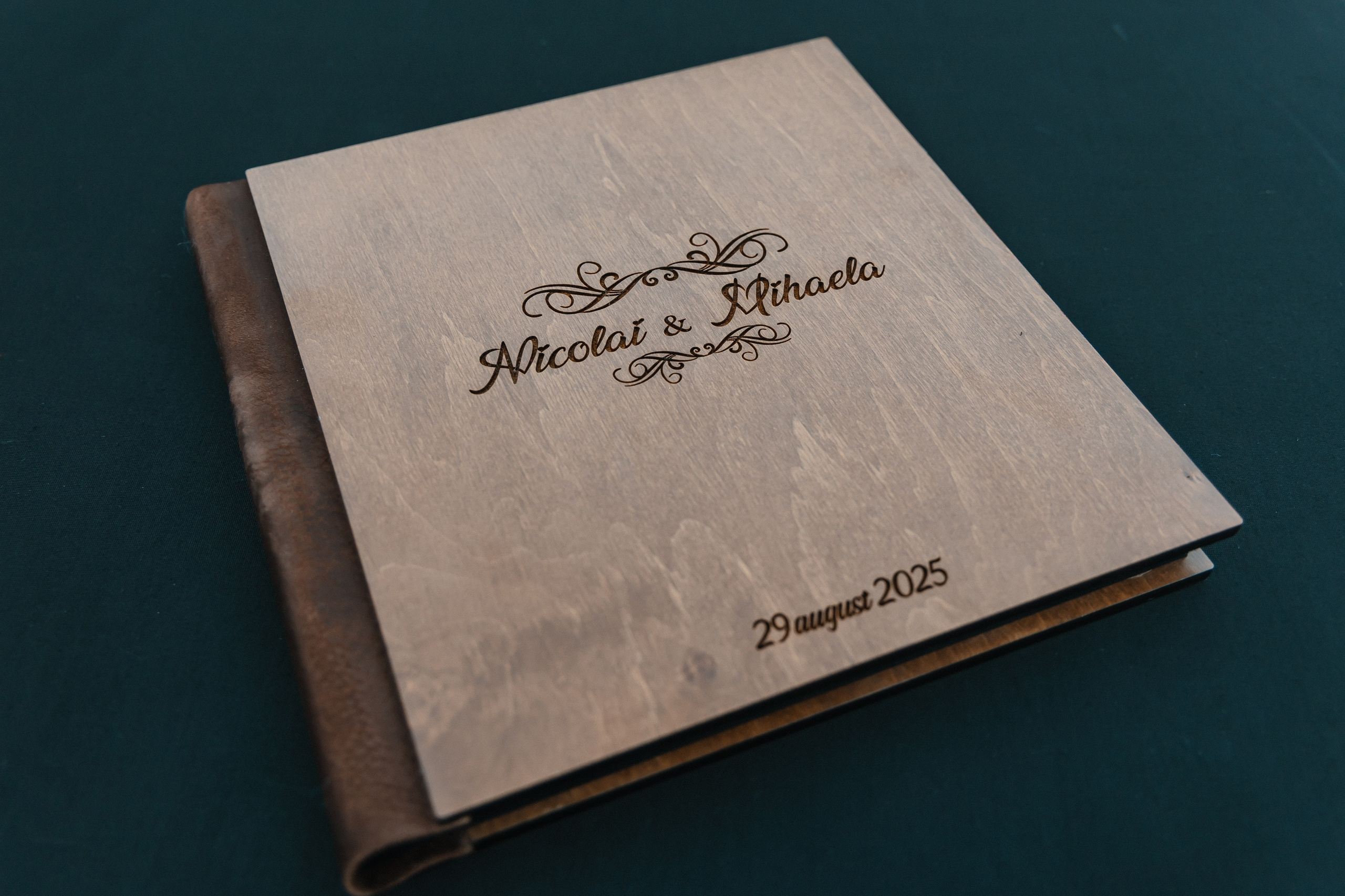 Cabina foto | EventBox.md | Cabina foto pentru nunta ta. Standart Studio - Servicii foto video pentru nuntă în Moldova Chișinău