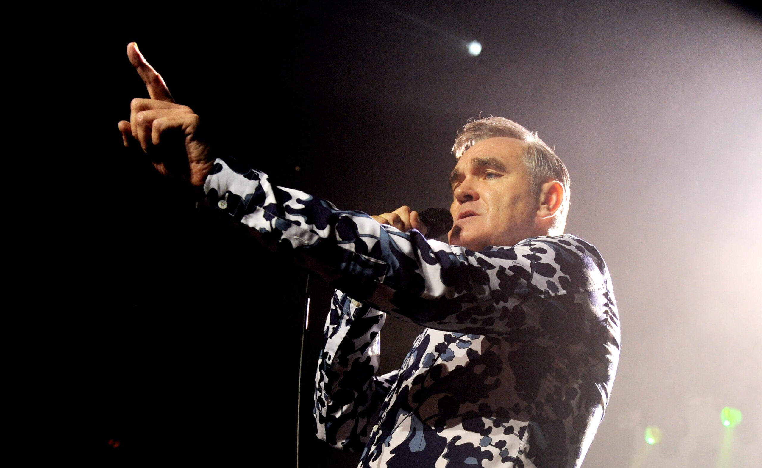 Morrissey Signs with Sire Records, Ending Years of Label Uncertainty | FOTKAI