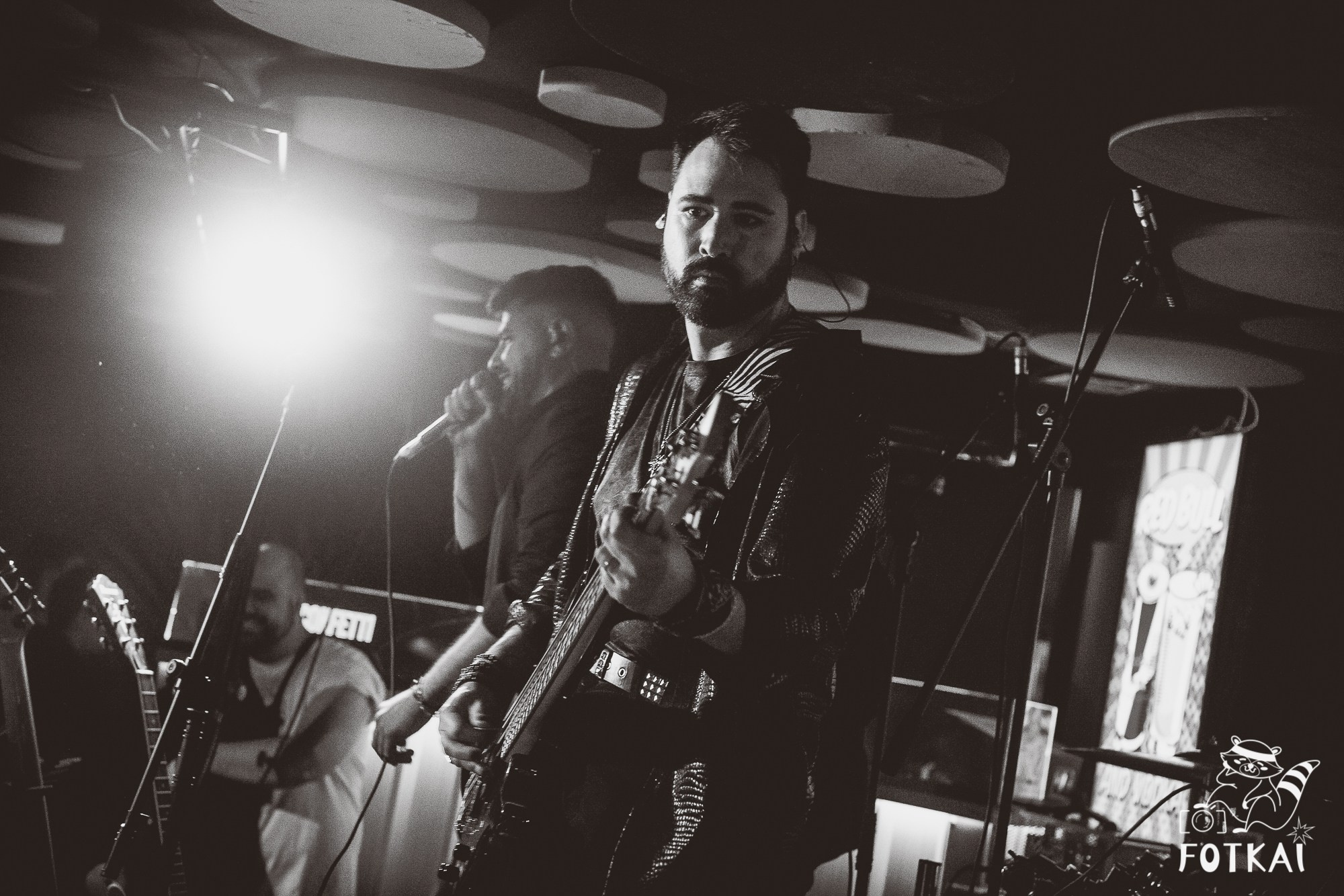 Концерт Delyrio в Confetti Playa Alicante — живое выступление группы, февраль 2026 | FOTKAI