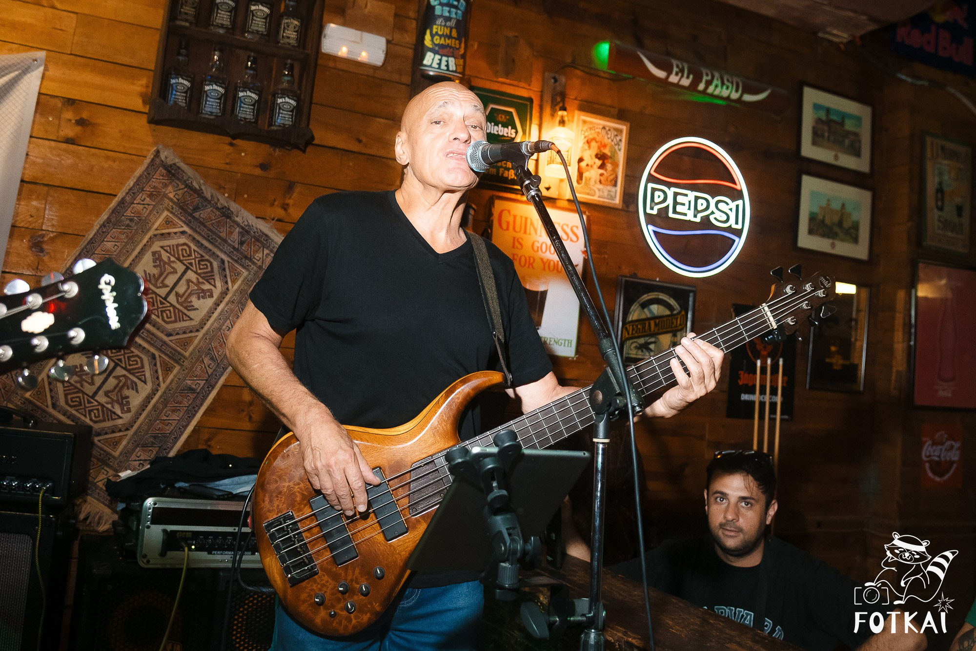 Jam Night в баре El Paso, Торревьеха — фоторепортаж живого джем-сейшена, июнь 2026 | FOTKAI