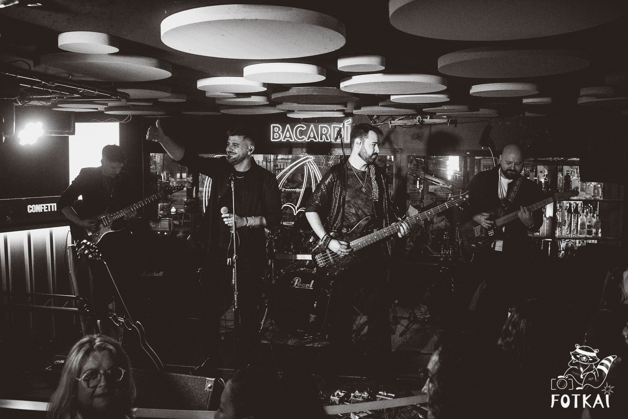 Концерт Delyrio в Confetti Playa Alicante — живое выступление группы, февраль 2026 | FOTKAI