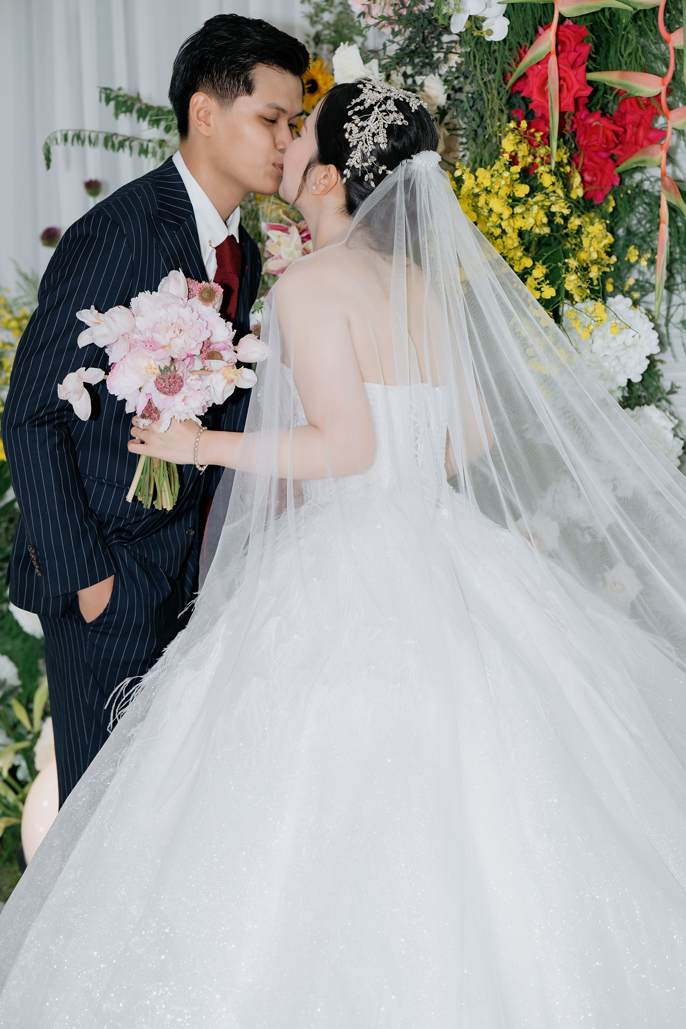 TOAN & VY / Wedding Journalism. Saigon Wedding Present | Art Beyond Moments