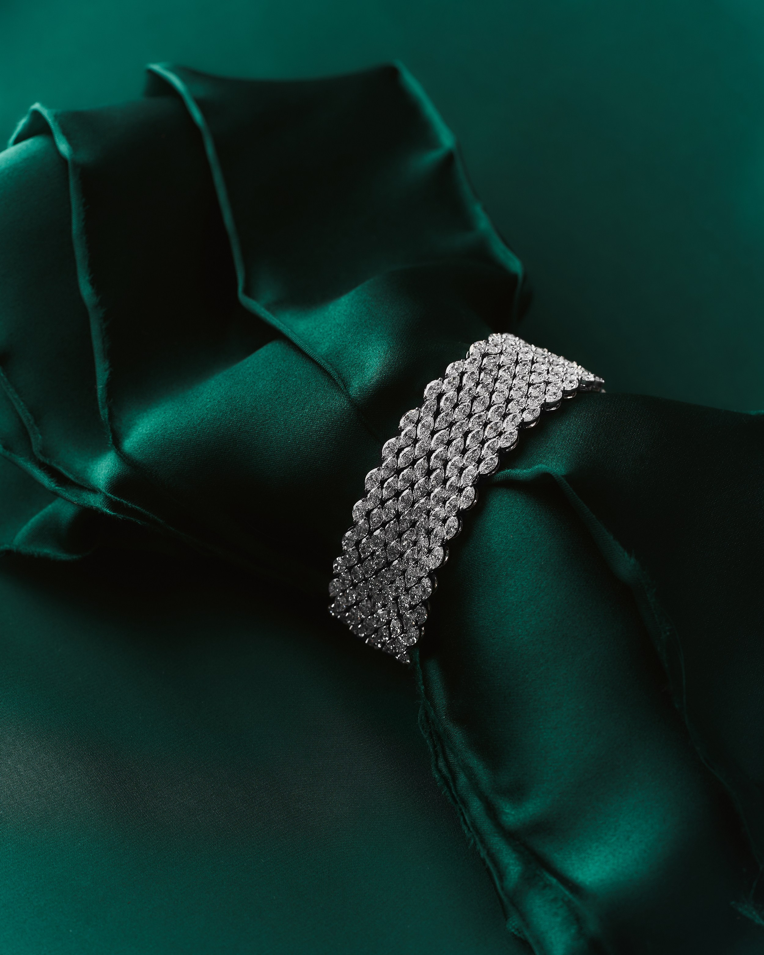 JEWELLERY. Fashion and advertising photographer Alina Mikhalkovich Dubai