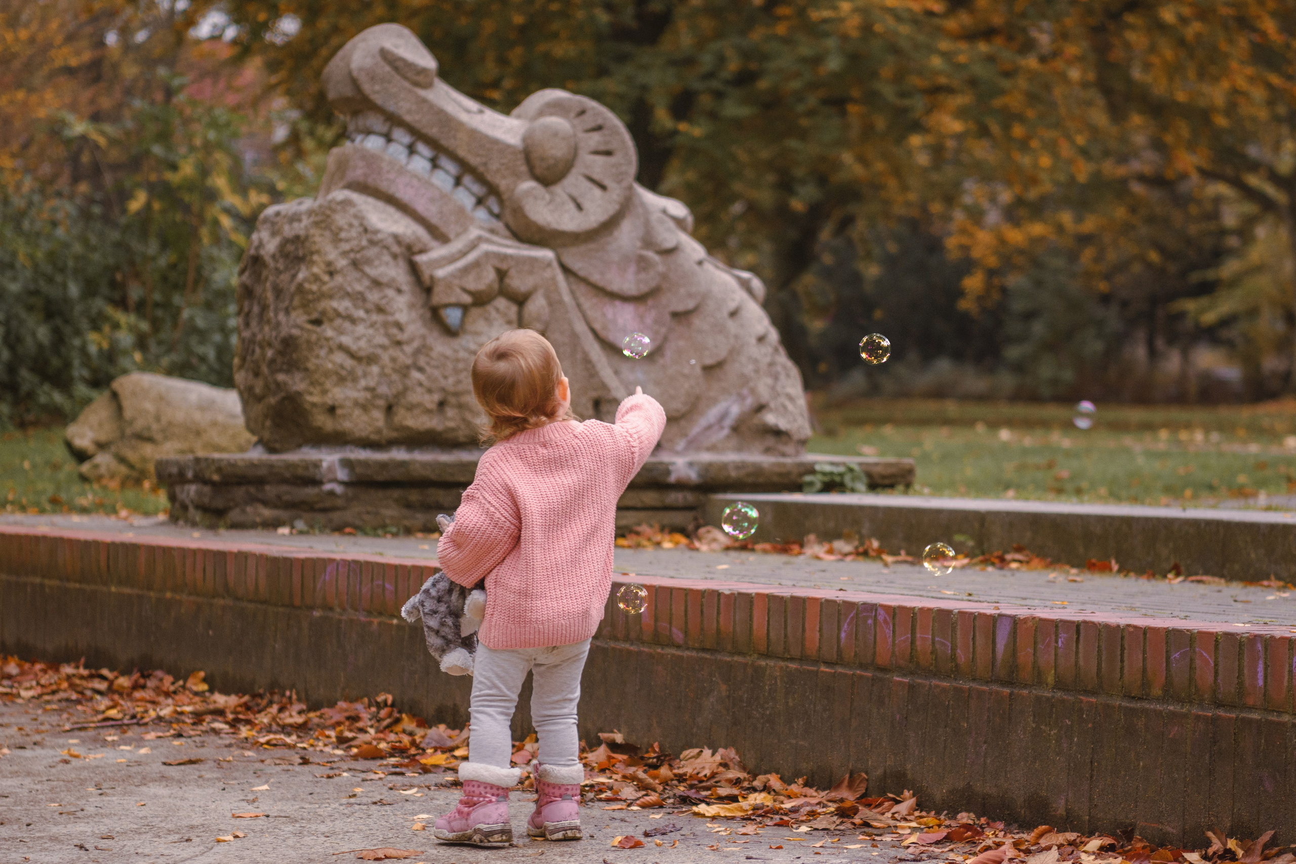 Hayley & Katja. Maternity Newborn and Family photographer Hamburg Claire Hambley