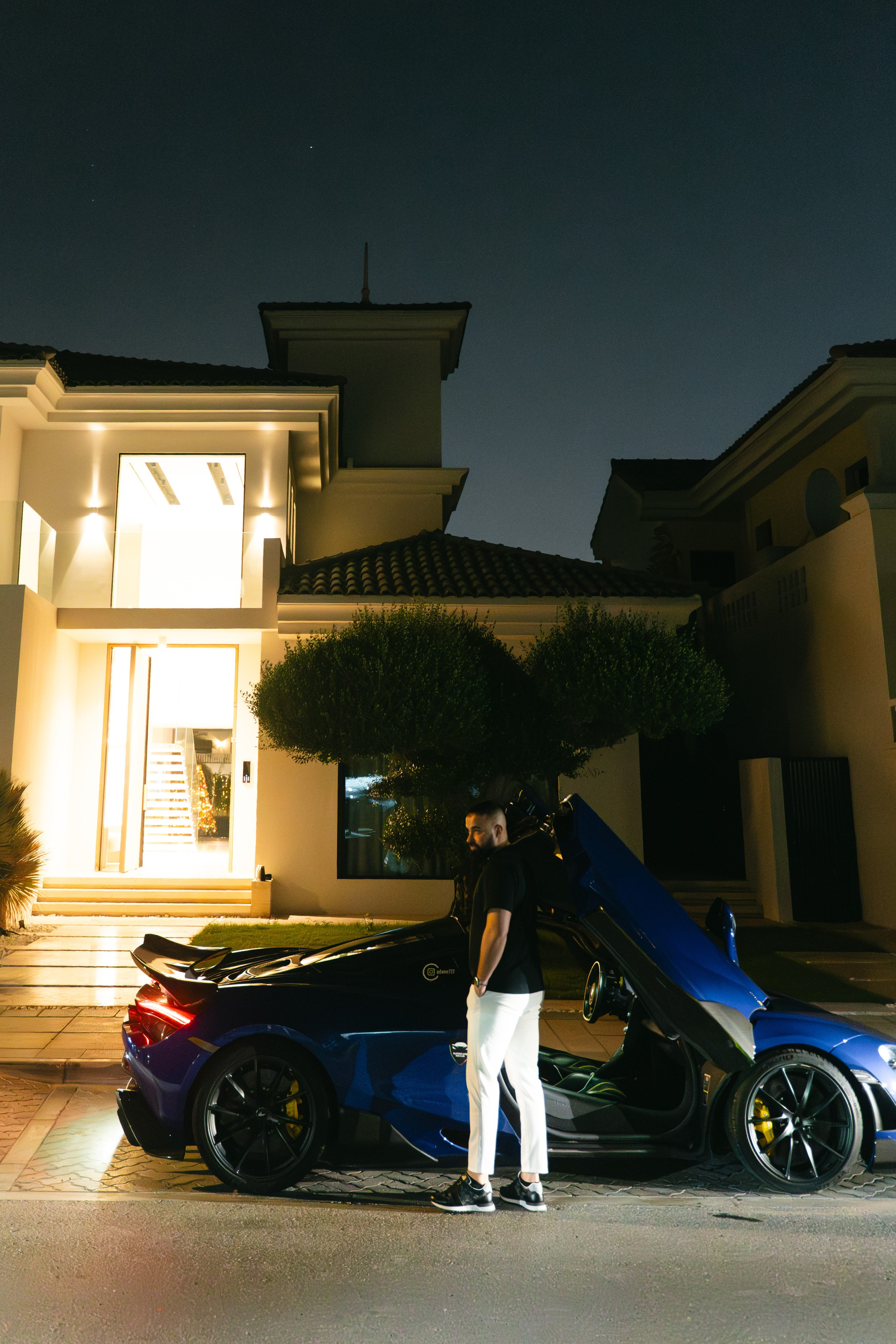 Men. Smm / photographer Dubai UAE