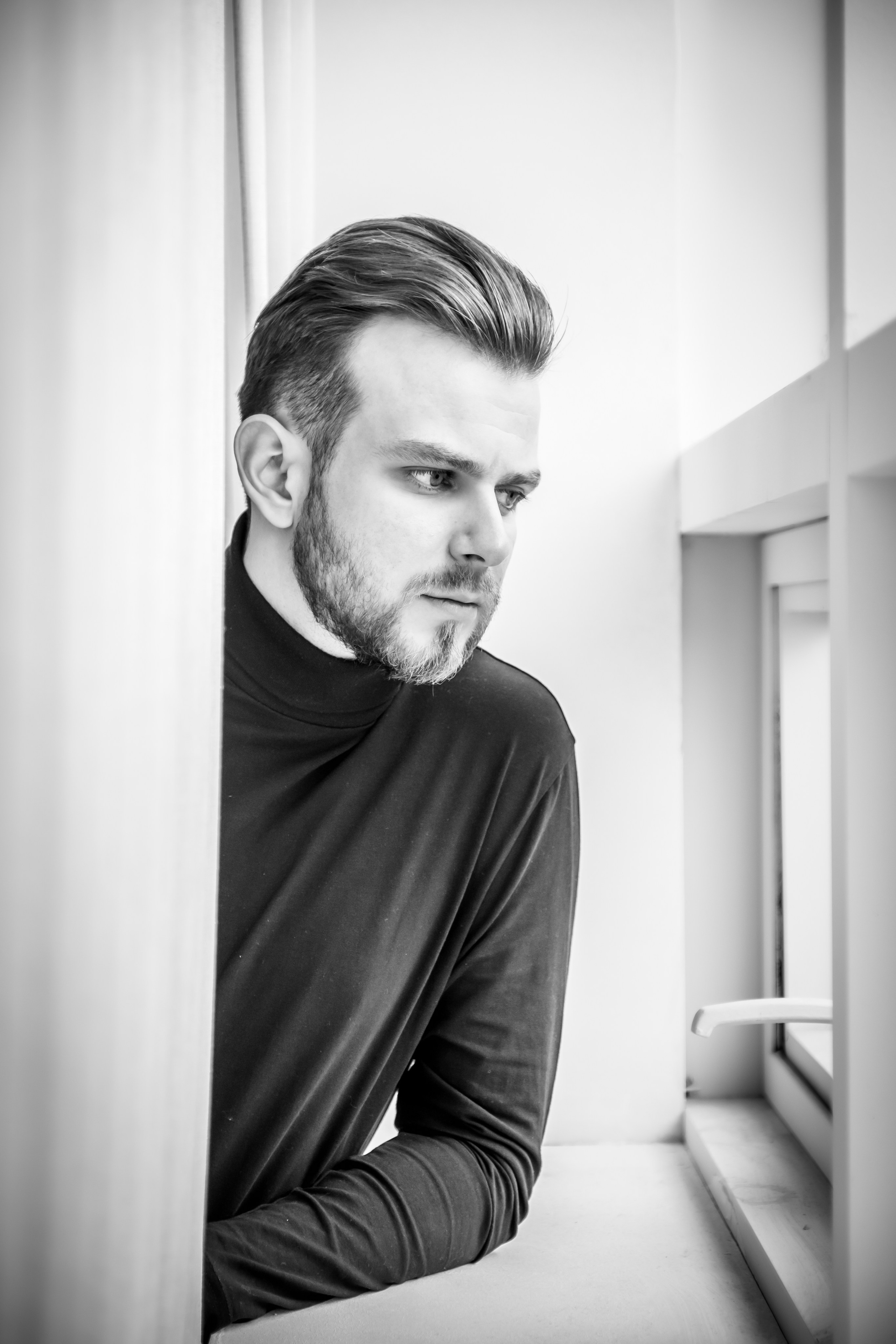 Men studio photography. Photographer in Seoul Dobrokvashina Natalya