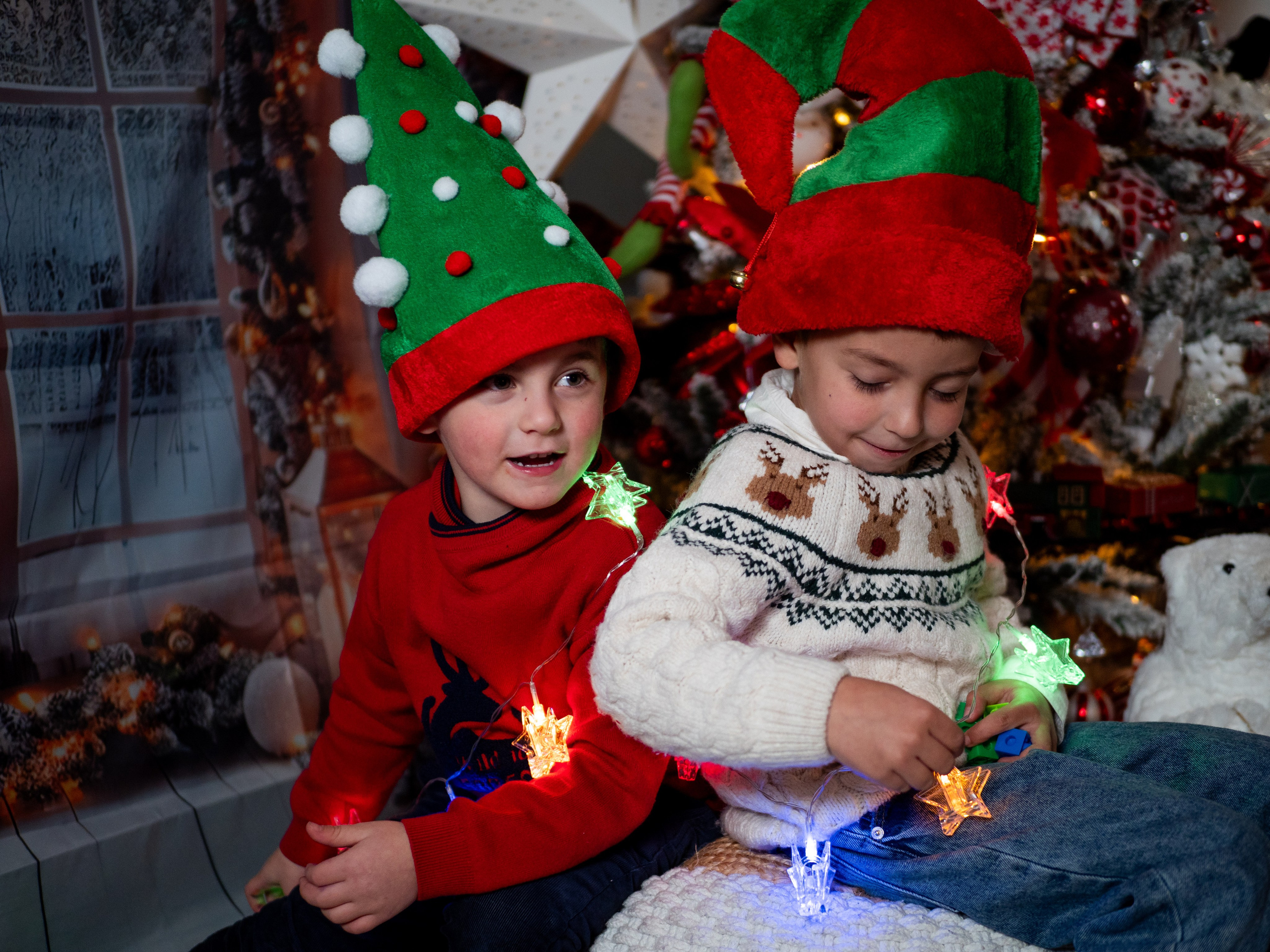 Sesión fotográfica de familia en esta ultima Navidad de 2024. Fotógrafa de Periodismo y Documentación, Teatro, Cine, Shooting para Modelos, Bodas, Bautizos, Comuniones, Familia y Eventos