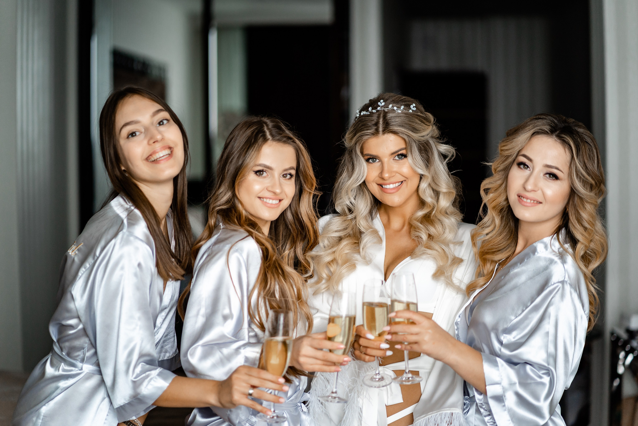 DER SCHÖNSTE HOCHZEITSTAG. Hochzeits- und Reportagefotograf für München, Regensburg, Deutschland RED LINE Media