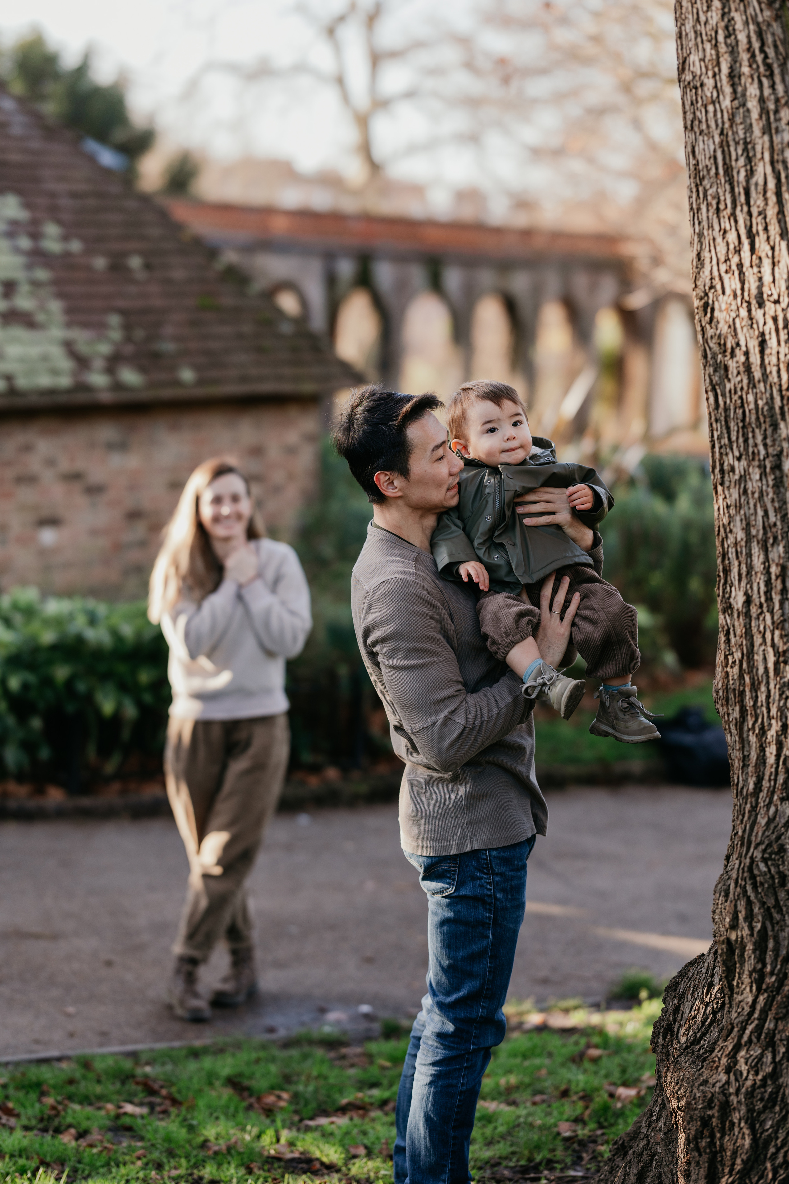 Leva’s Family in Holland Park. Anastasia Klink, Photographer in London