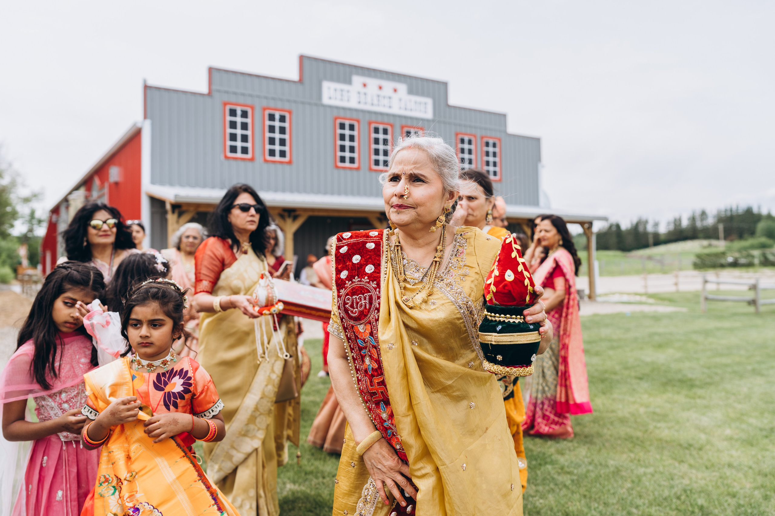 Jackie & Bindi. Calgary Wedding & Lifestyle Photographer — Yevhen Polishchuk