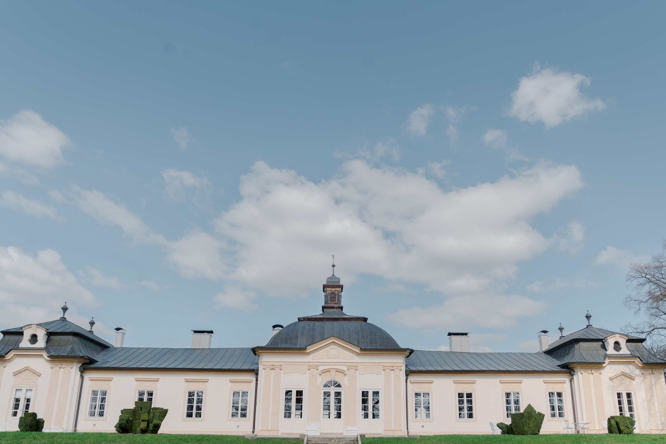 Elegance Unveiled: Thomas & Veronika's Wedding. Raw Studio: Capturing Elegant weddings accross Europe