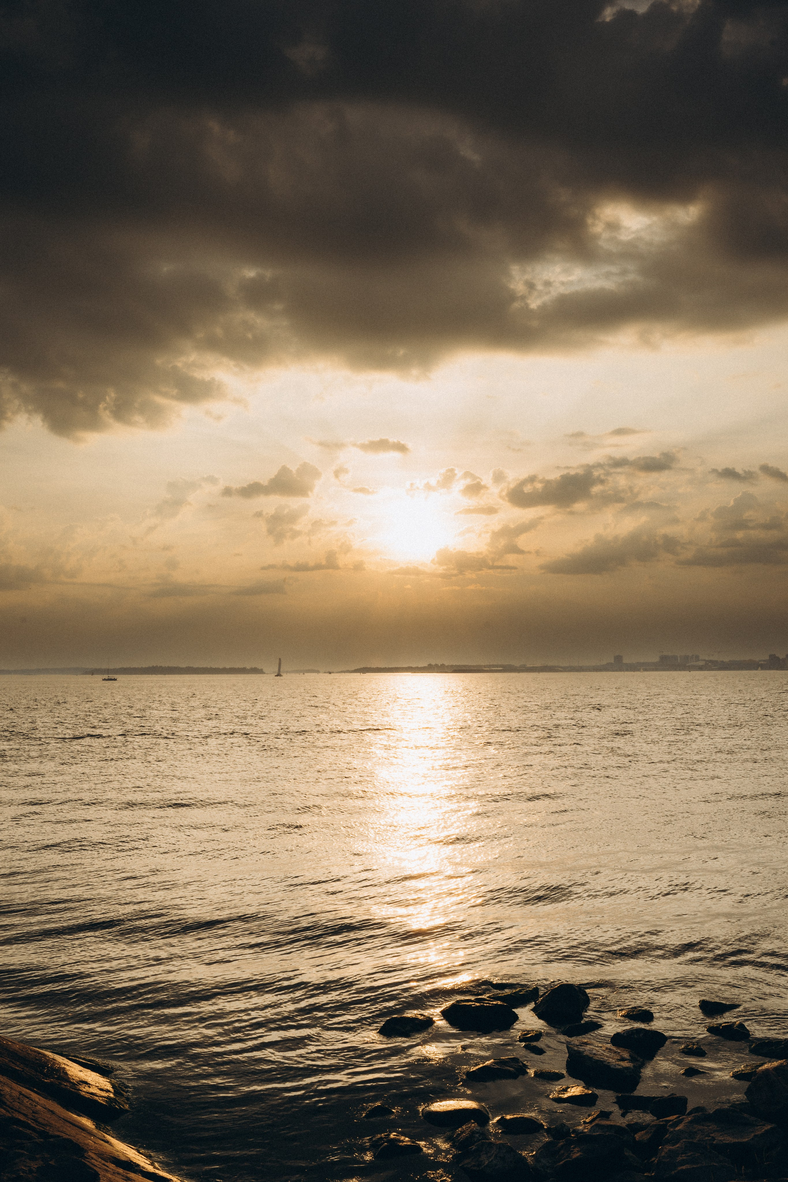 Summer. Wedding and potrait photographer in Helsinki Vickan O