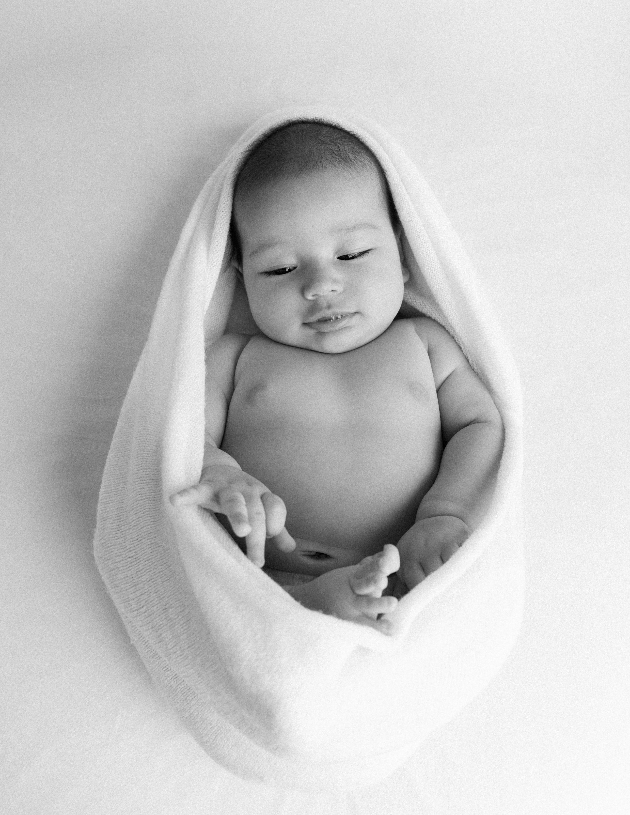 Lifestyle newborn. Los Angeles maternity, boudoir and family photographer