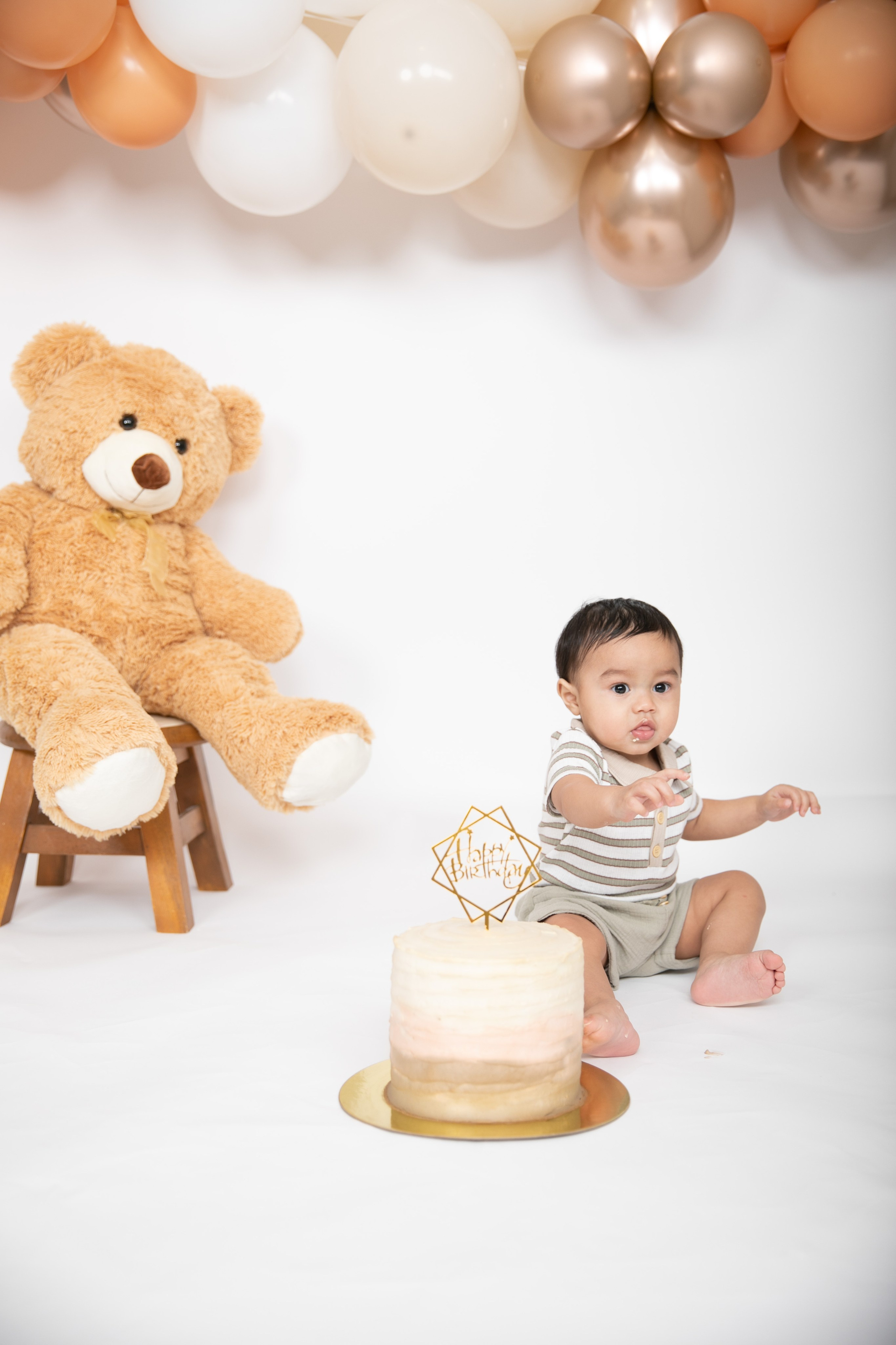 Cake Smash — 1st birthday. Ching Li Photography