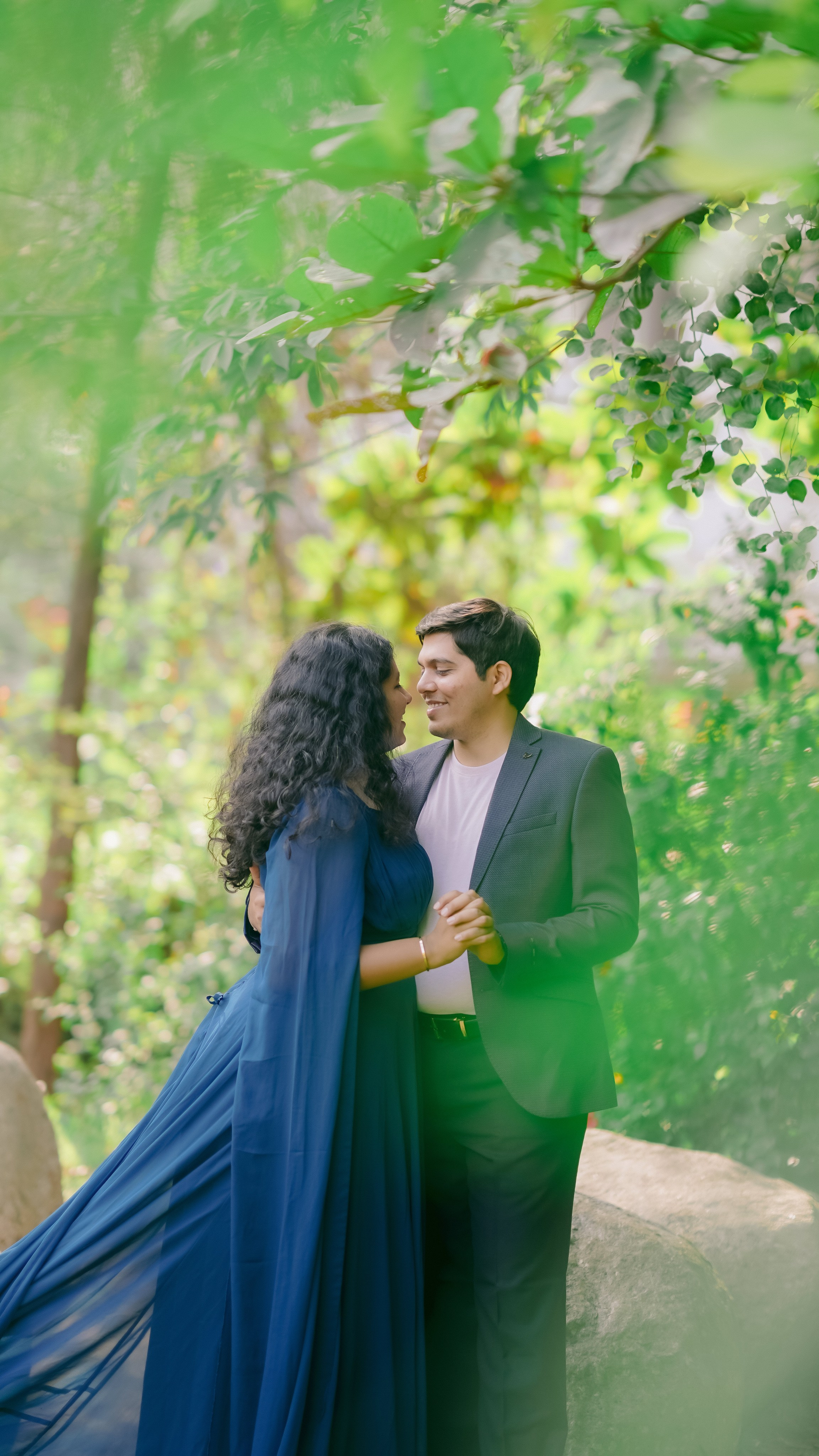 COUPLE SESSIONS. Love Emotions Weddings
