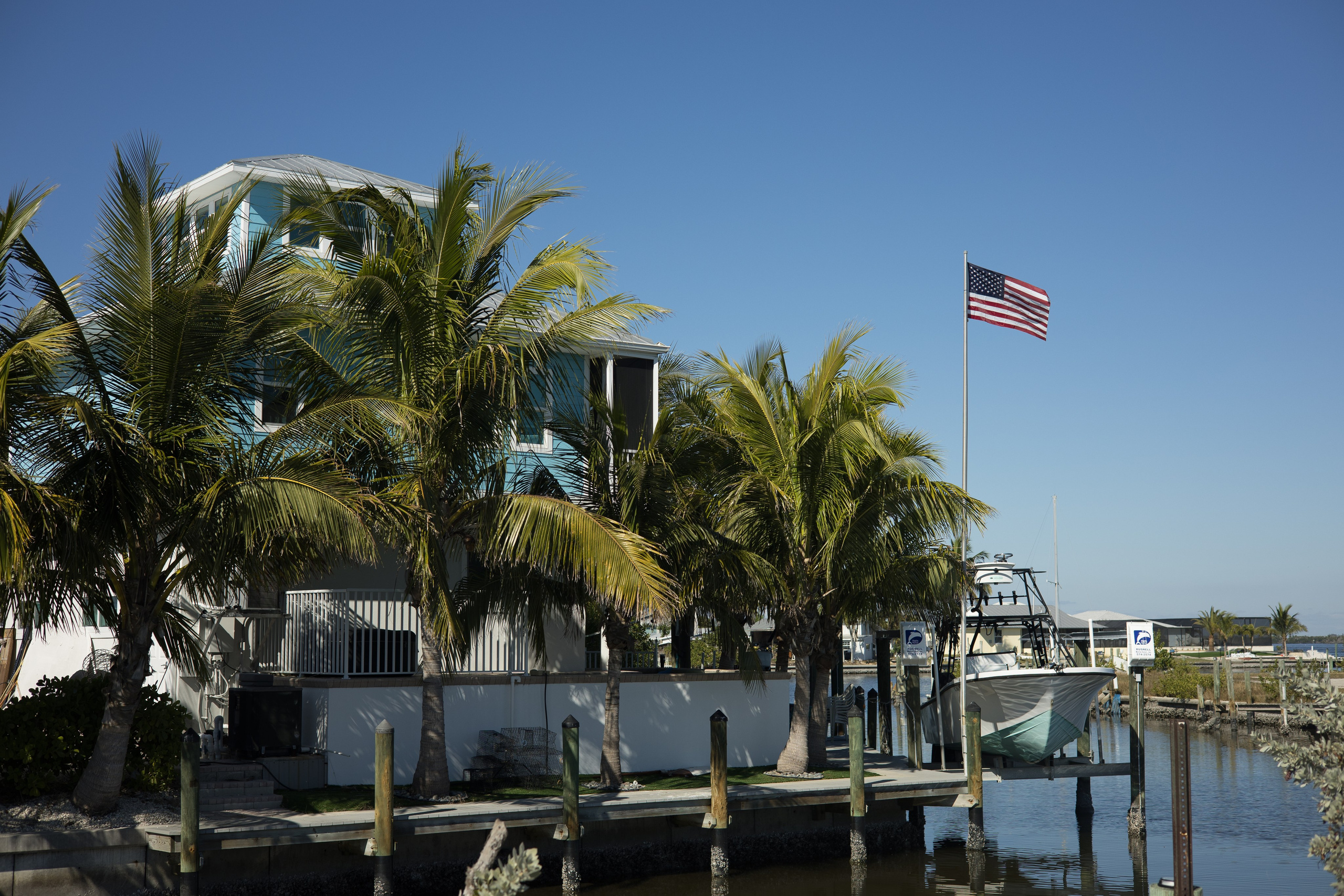 Pine Island / Machala. Out and About 239
