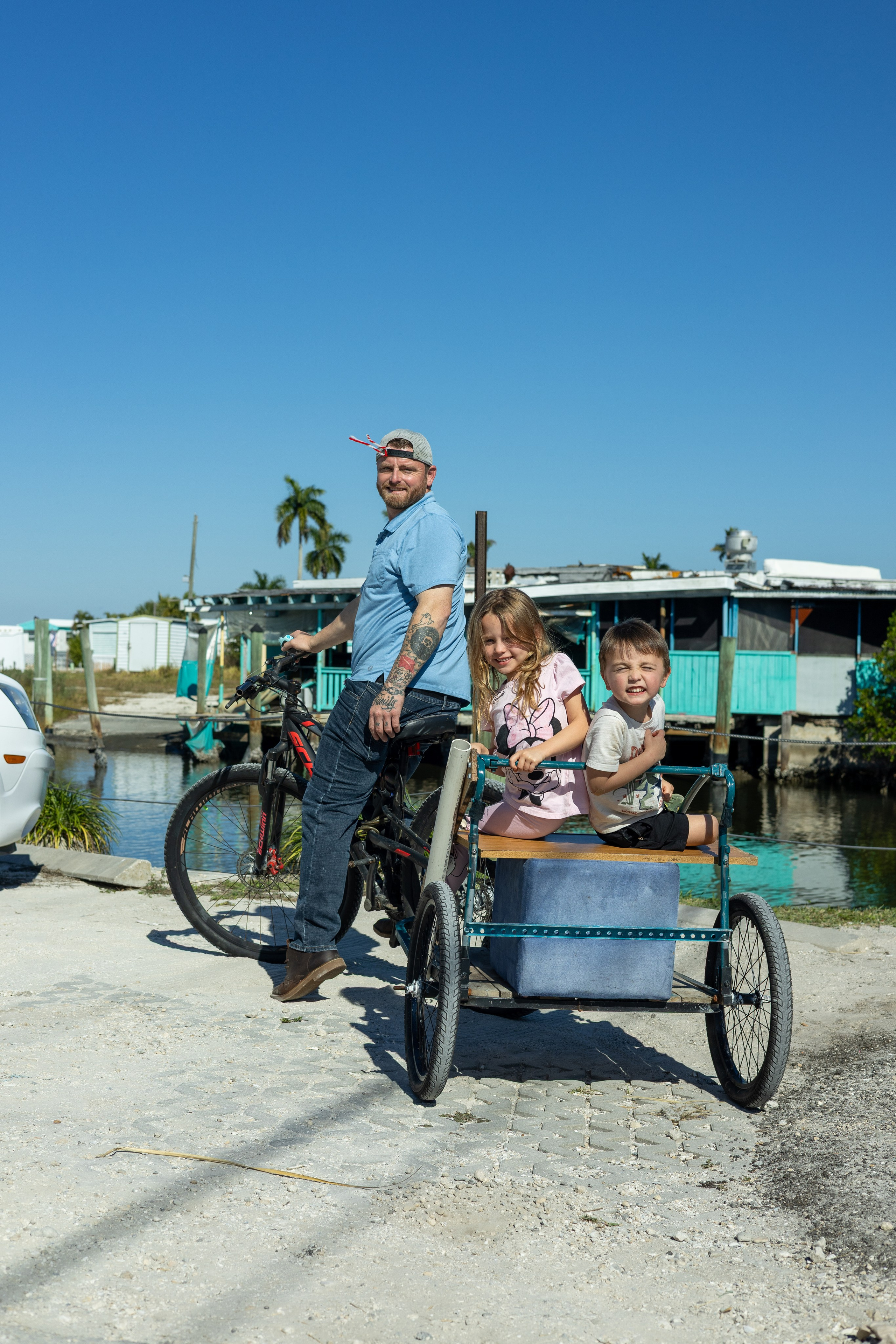 Pine Island / Machala. Out and About 239