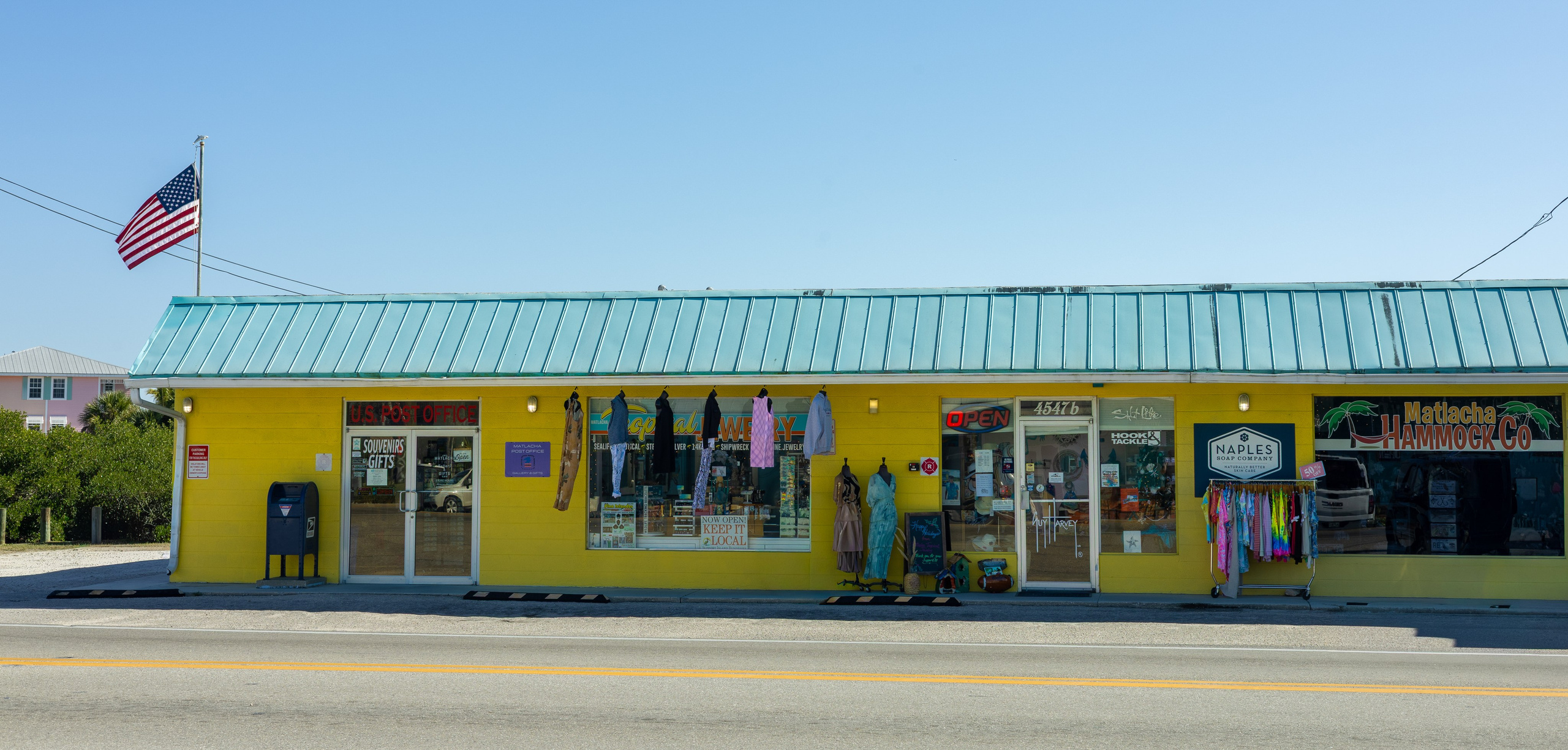 Pine Island / Machala. Out and About 239