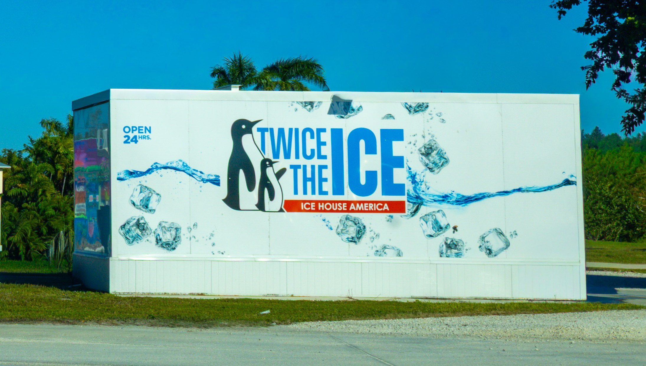 Pine Island / Machala. Out and About 239