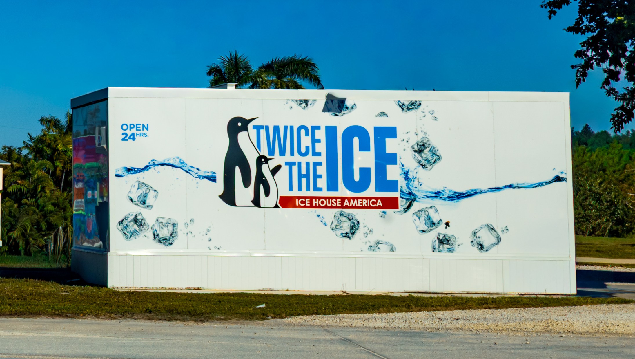 Pine Island / Machala. Out and About 239