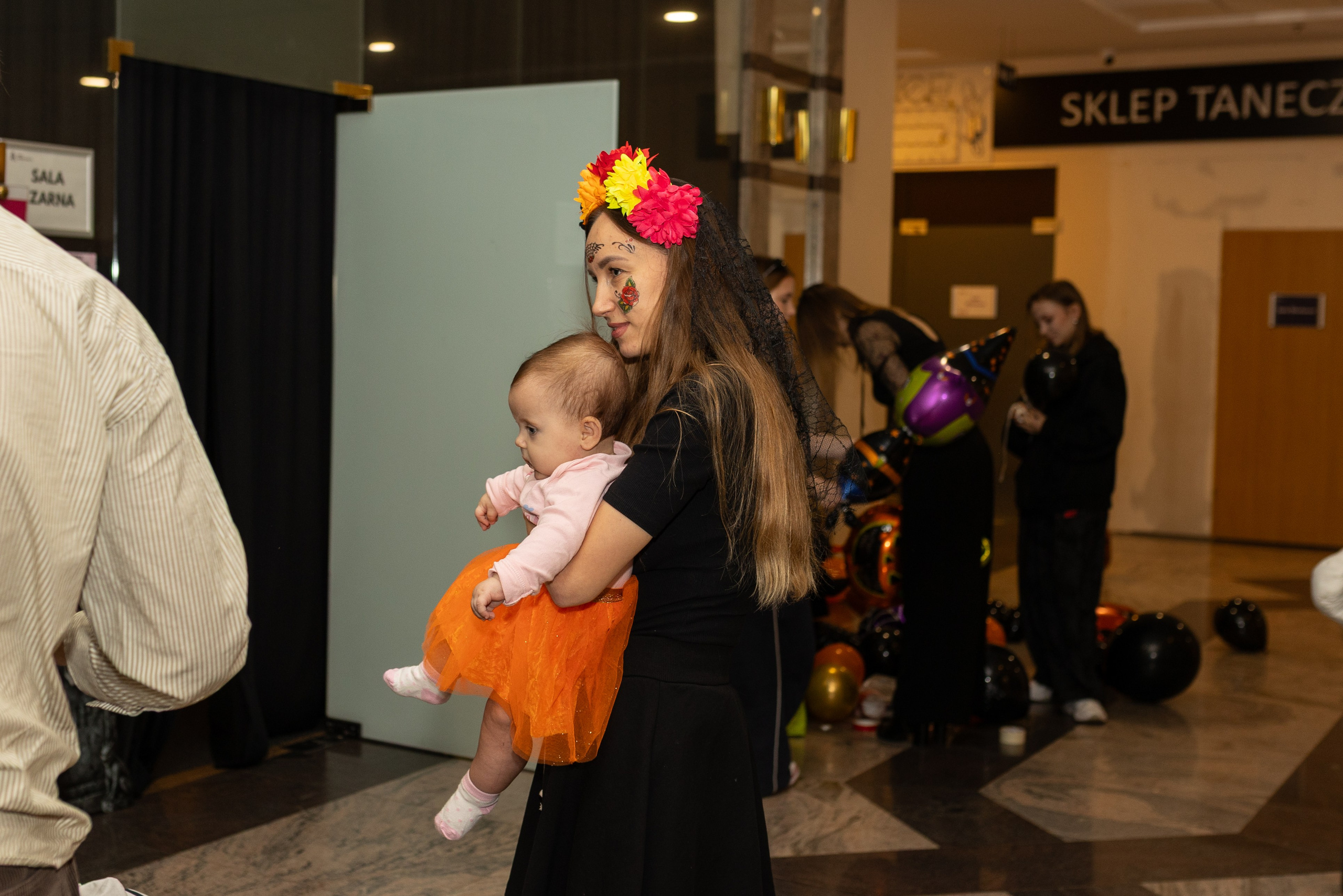 Leo dance studio Helloween 2025. Семейный и детский фотограф в Варшаве Мила Бобровская