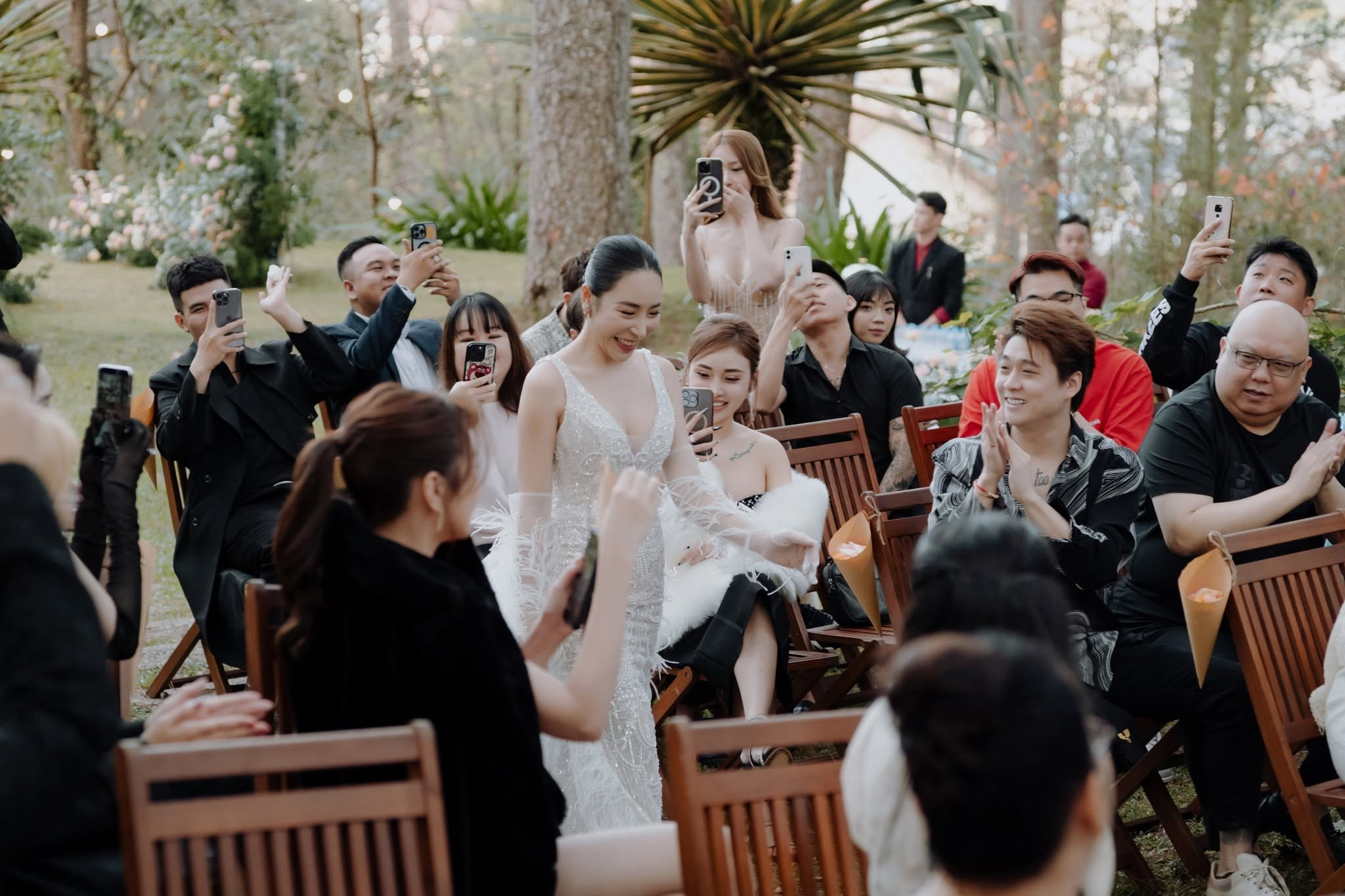 𝐃𝐄𝐍𝐍𝐈𝐒 ⓐⓝⓓ 𝐓𝐈𝐍𝐘/Destination Wedding. Nhiếp ảnh gia đám cưới hàng đầu tại Thành Phố Hồ Chí Minh