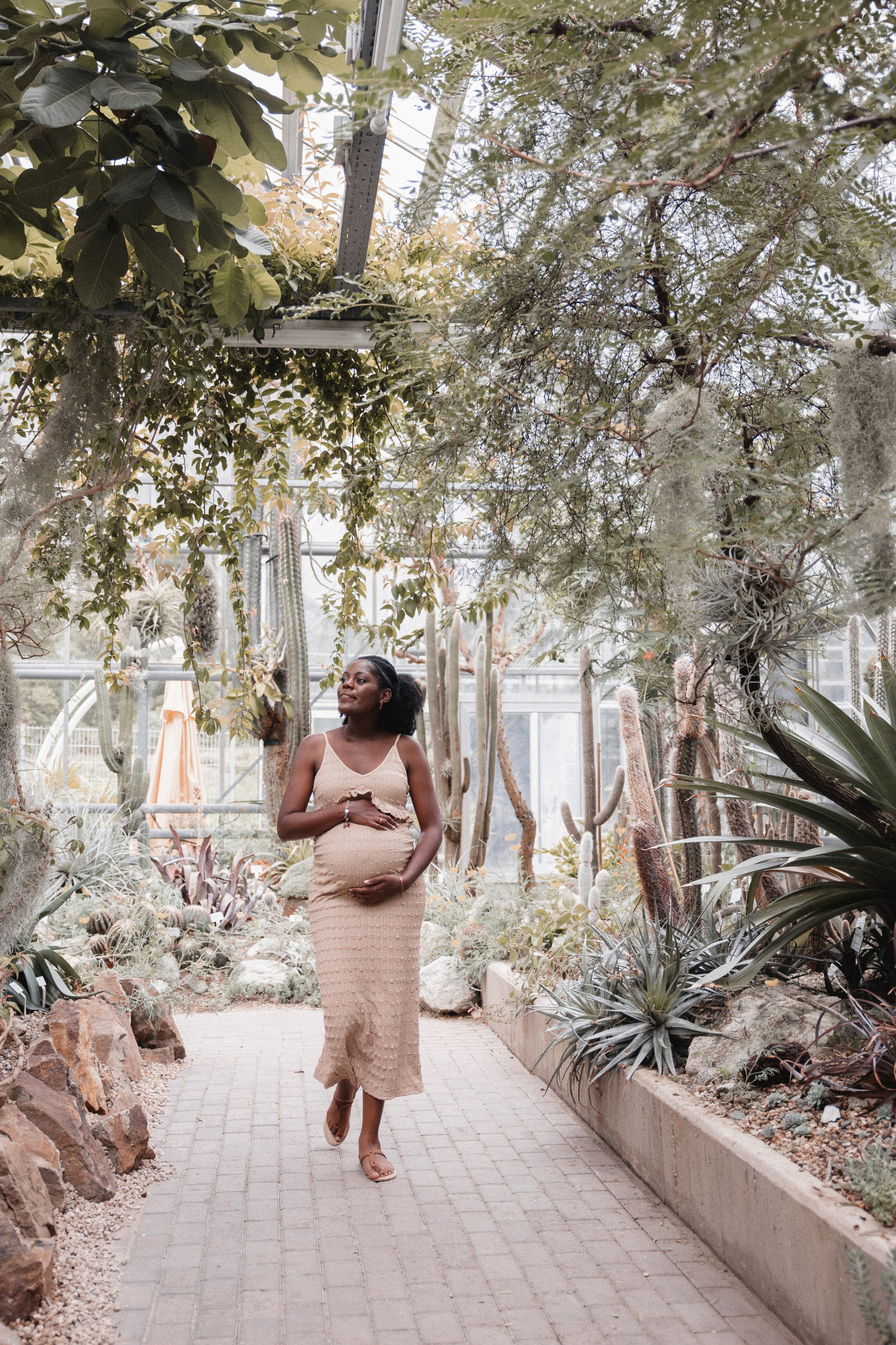 Babybauch Shooting im Botanischen Garten Bochum | Reiche Fotografie. Hochzeitsfotografin Bochum | Halyna Reiche Fotografie NRW