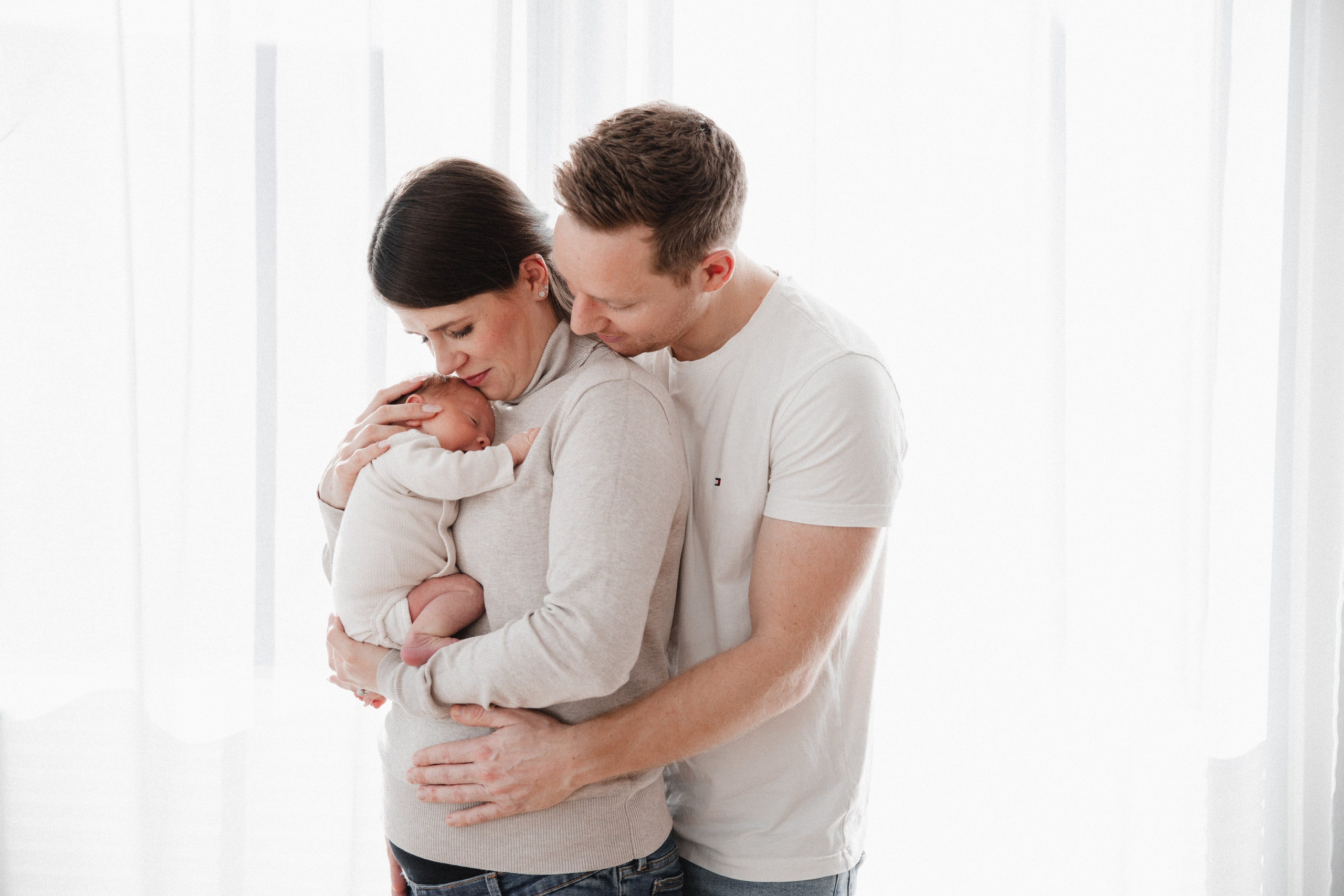 Neugeborenenfotos Zuhause. Hochzeitsfotografie |Hochzeitsfotograf Bochum | Hochzeitsfotograf Dortmund | Hochzeitsfotograf Essen | Hochzeitsfotograf Ruhrgebiet