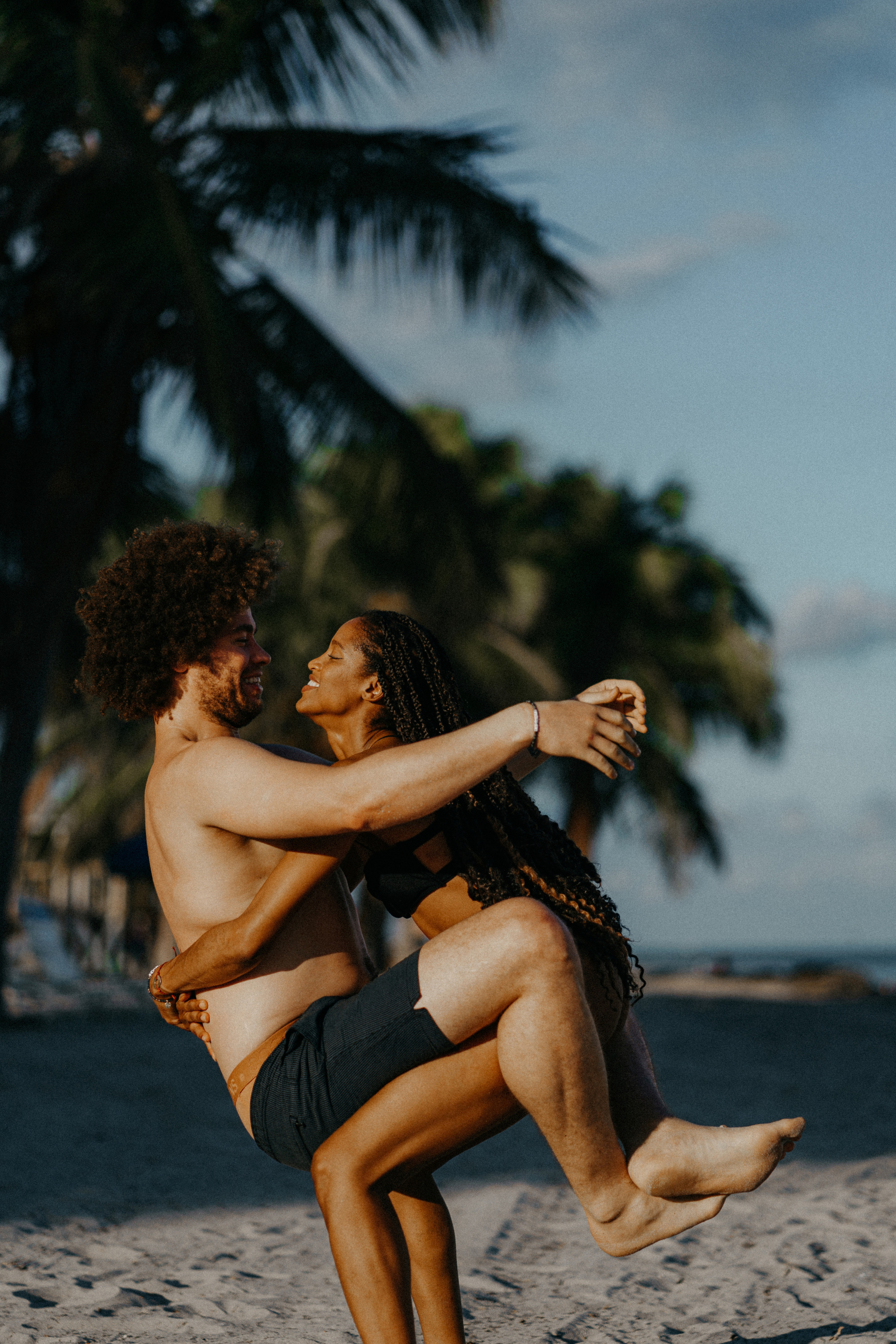 Zoya and Matai | Лавстори в Майами. Professional Photographer in Miami, Florida