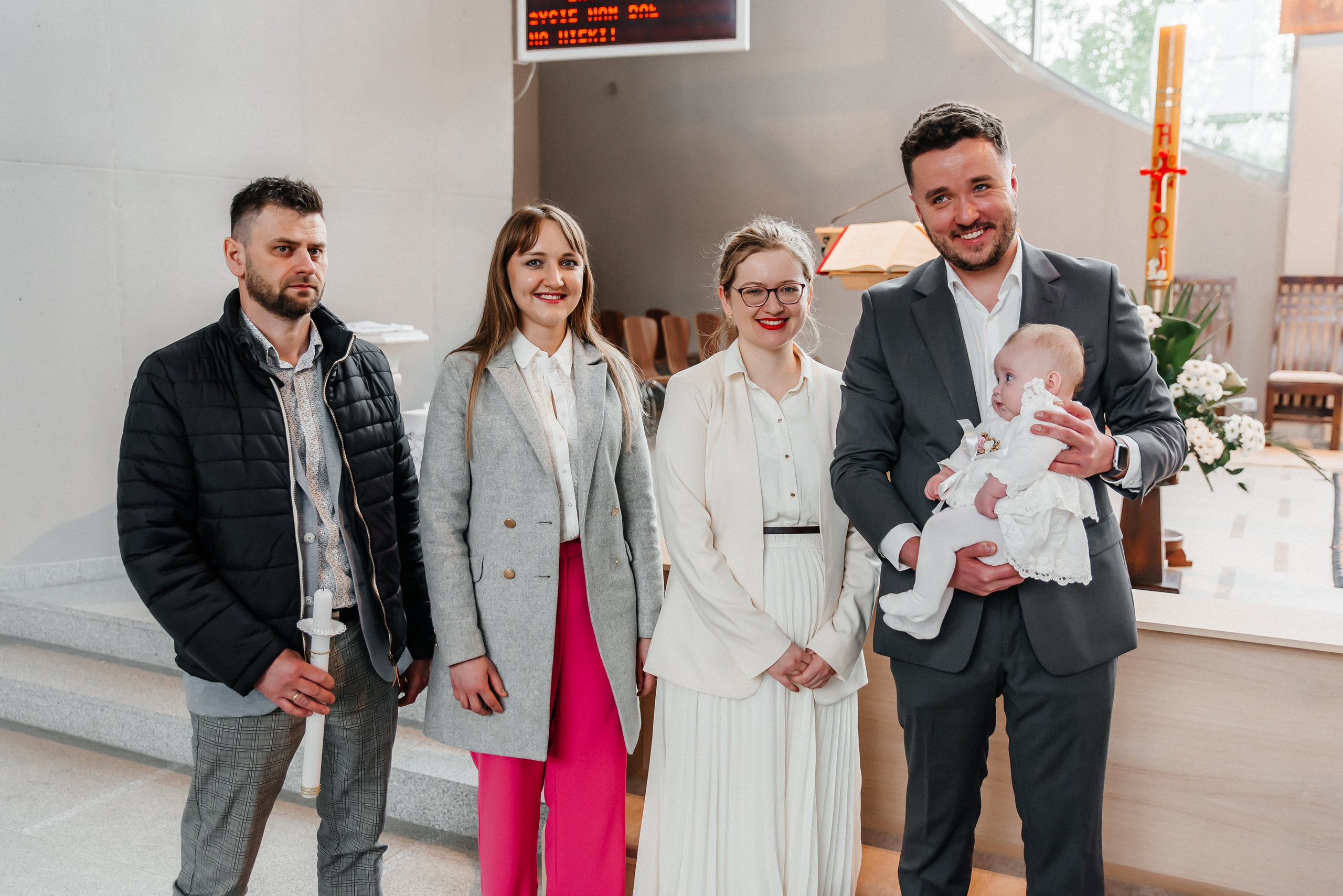 Chrzest Maja. Eugene Save – Fotograf Ślubny i Rodzinny | Warszawa i Cała Polska