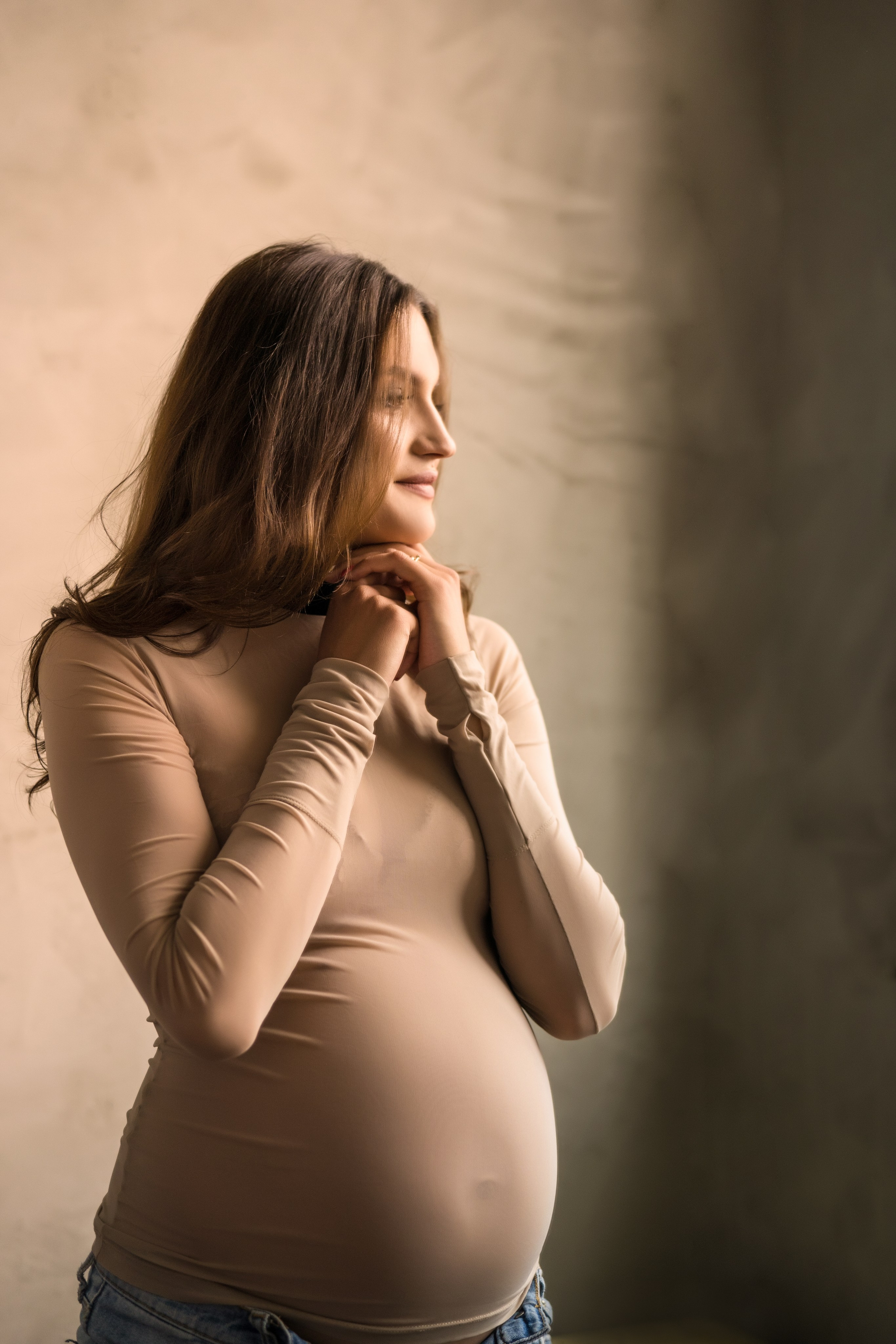 Pregnant. Portait photographer and videographer in Riga, Latvia, Julia Zhitluhina. Visual Artist