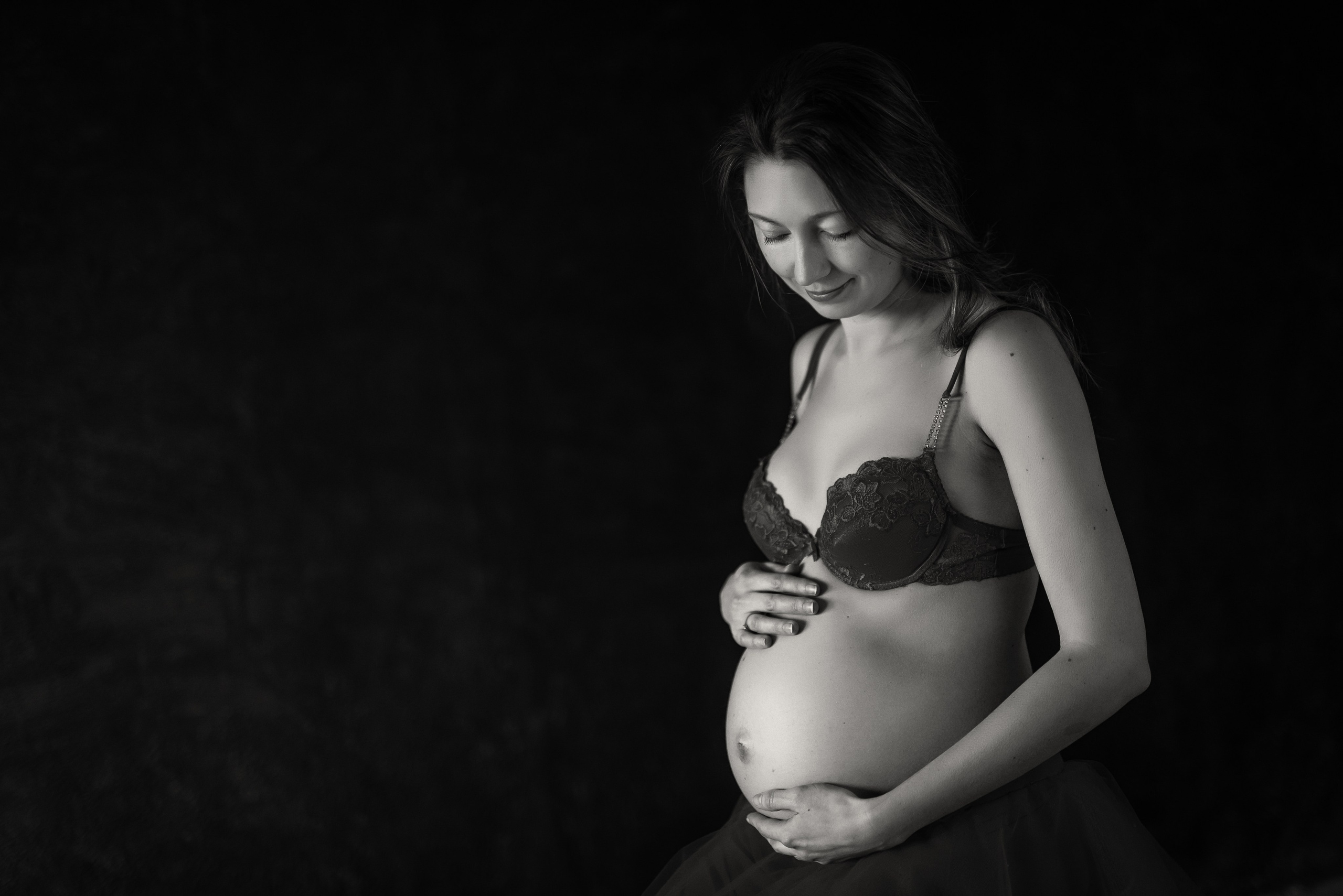 Pregnant. Portait photographer and videographer in Riga, Latvia, Julia Zhitluhina. Visual Artist