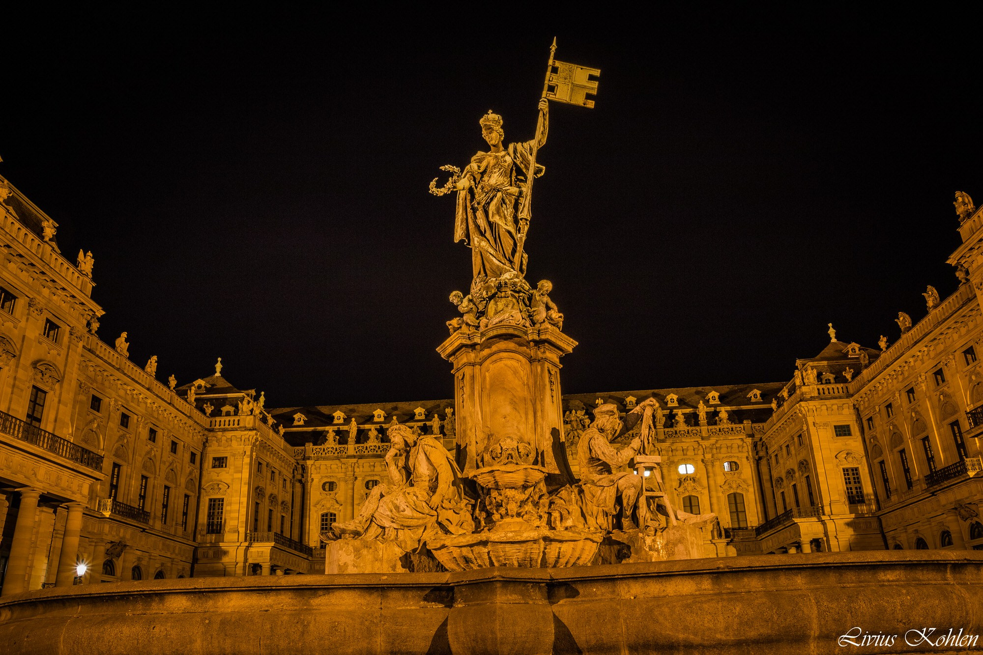 Würzburg by Nacht. FOTO KREATIV