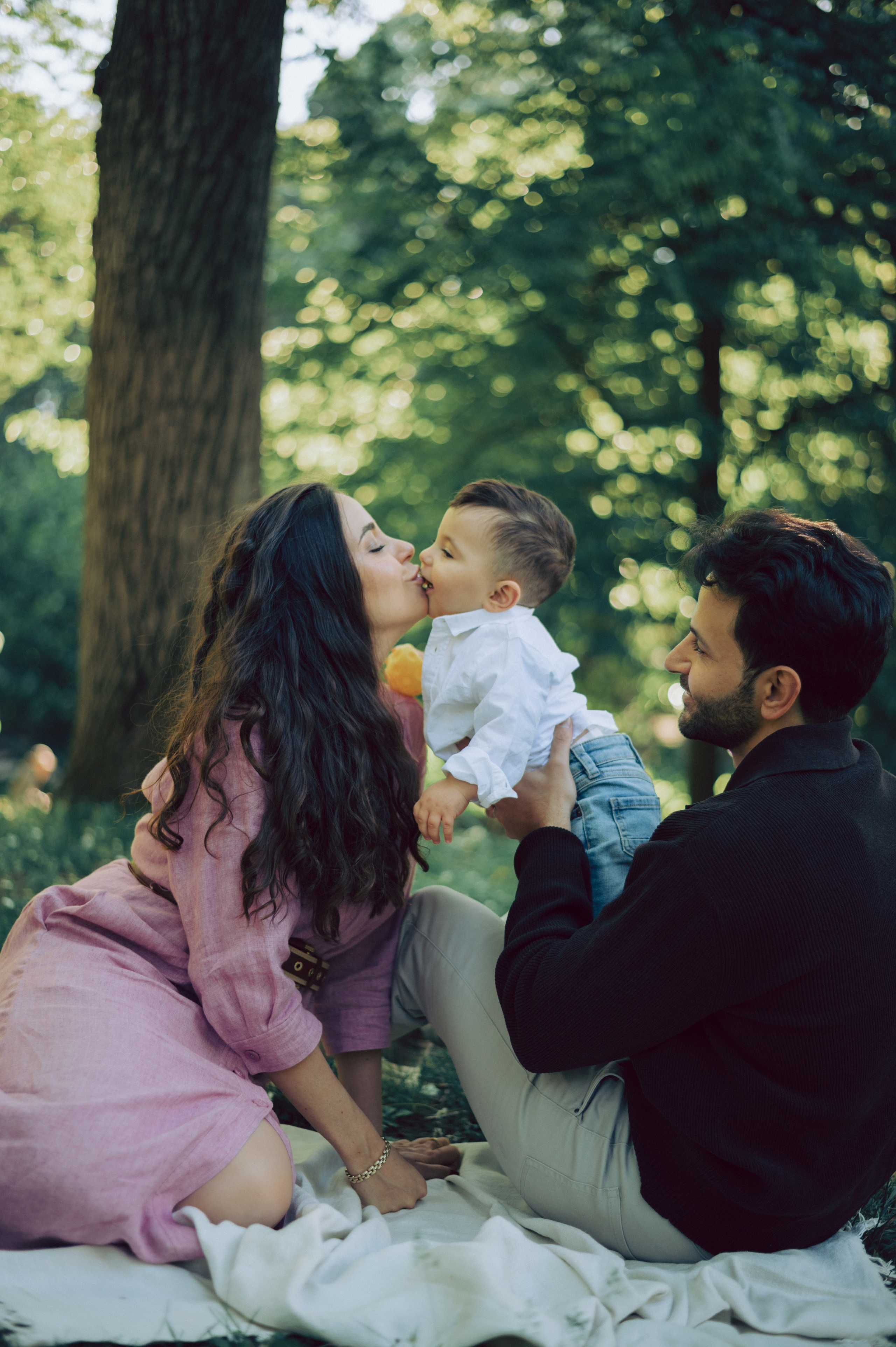 Nassib Maryam & Alexander in Milan. AnaMilanoFoto | Couple & Wedding Photographer in Milan