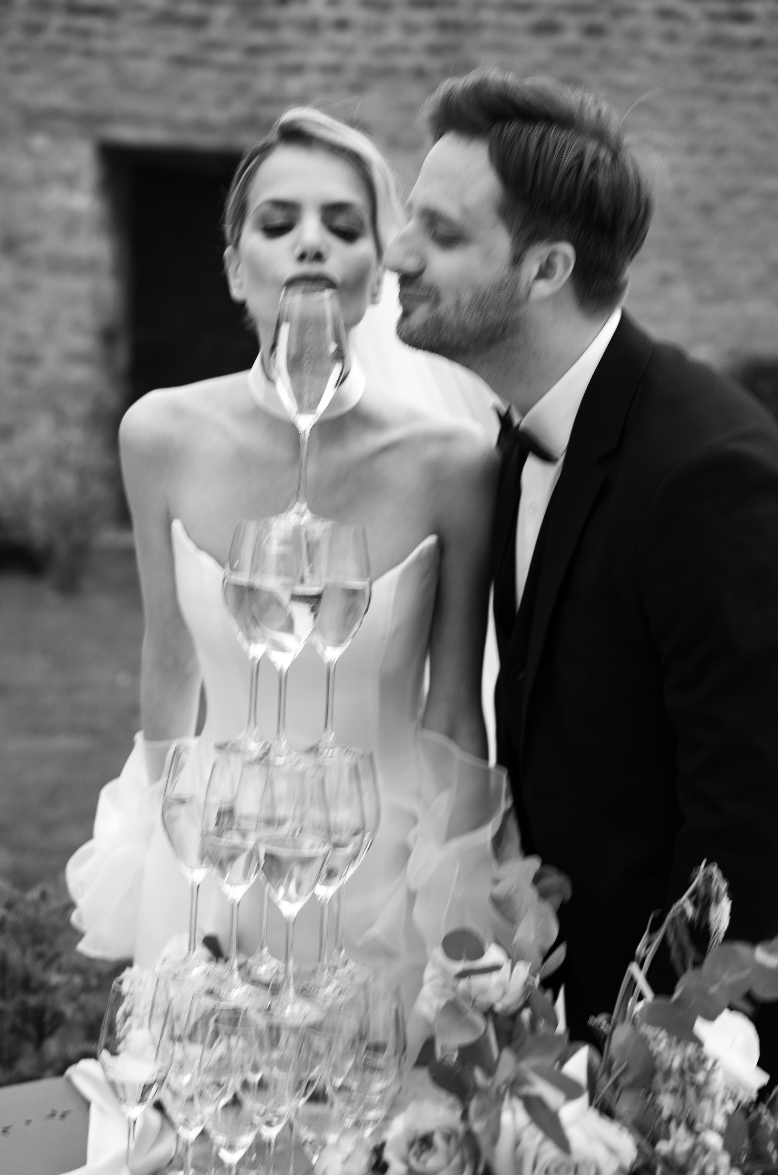 Chateau elopement inspiration. Wedding photographer in Paris Oksana Shum
