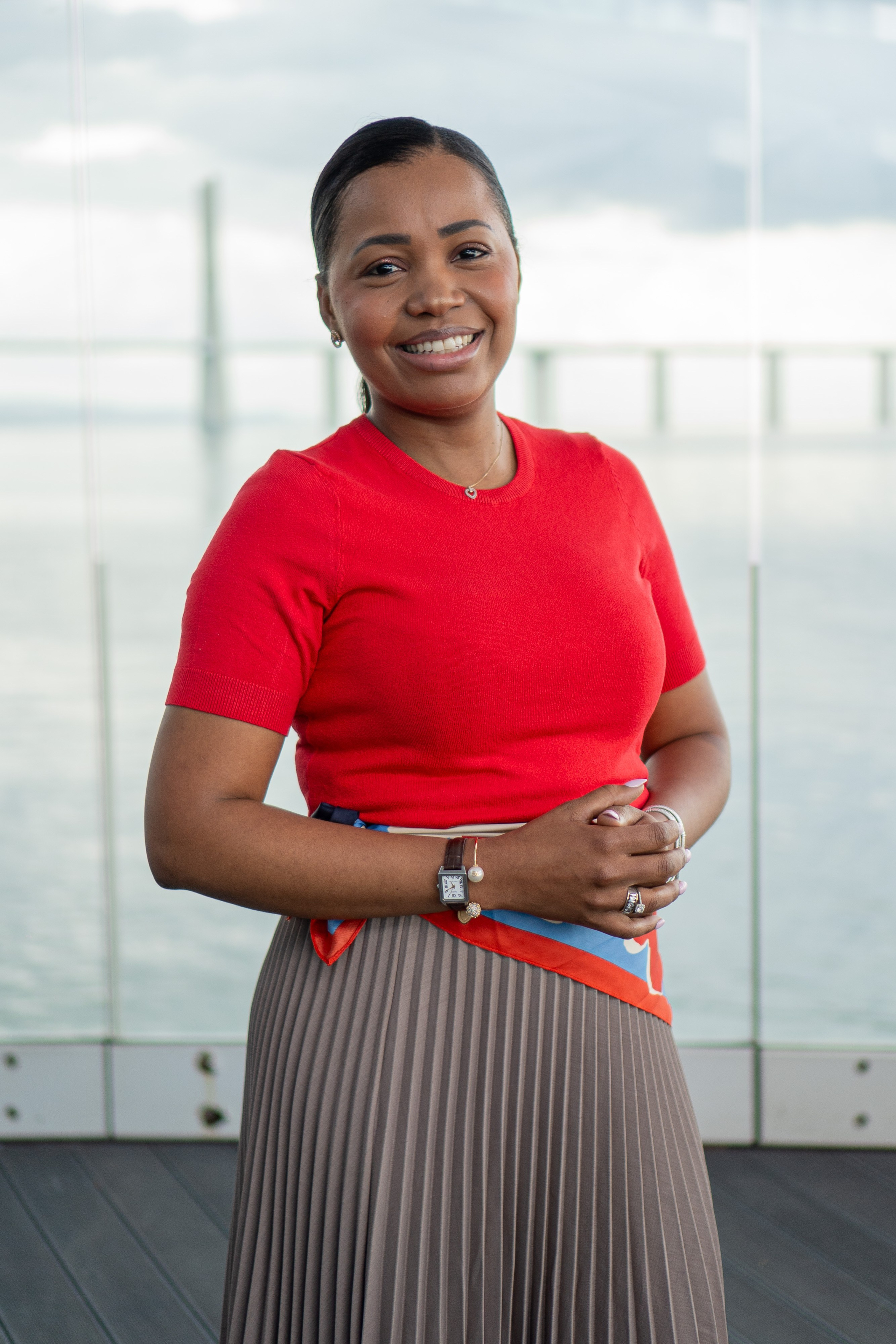 Raquel Ribeiro. Frames by Giovani Braga