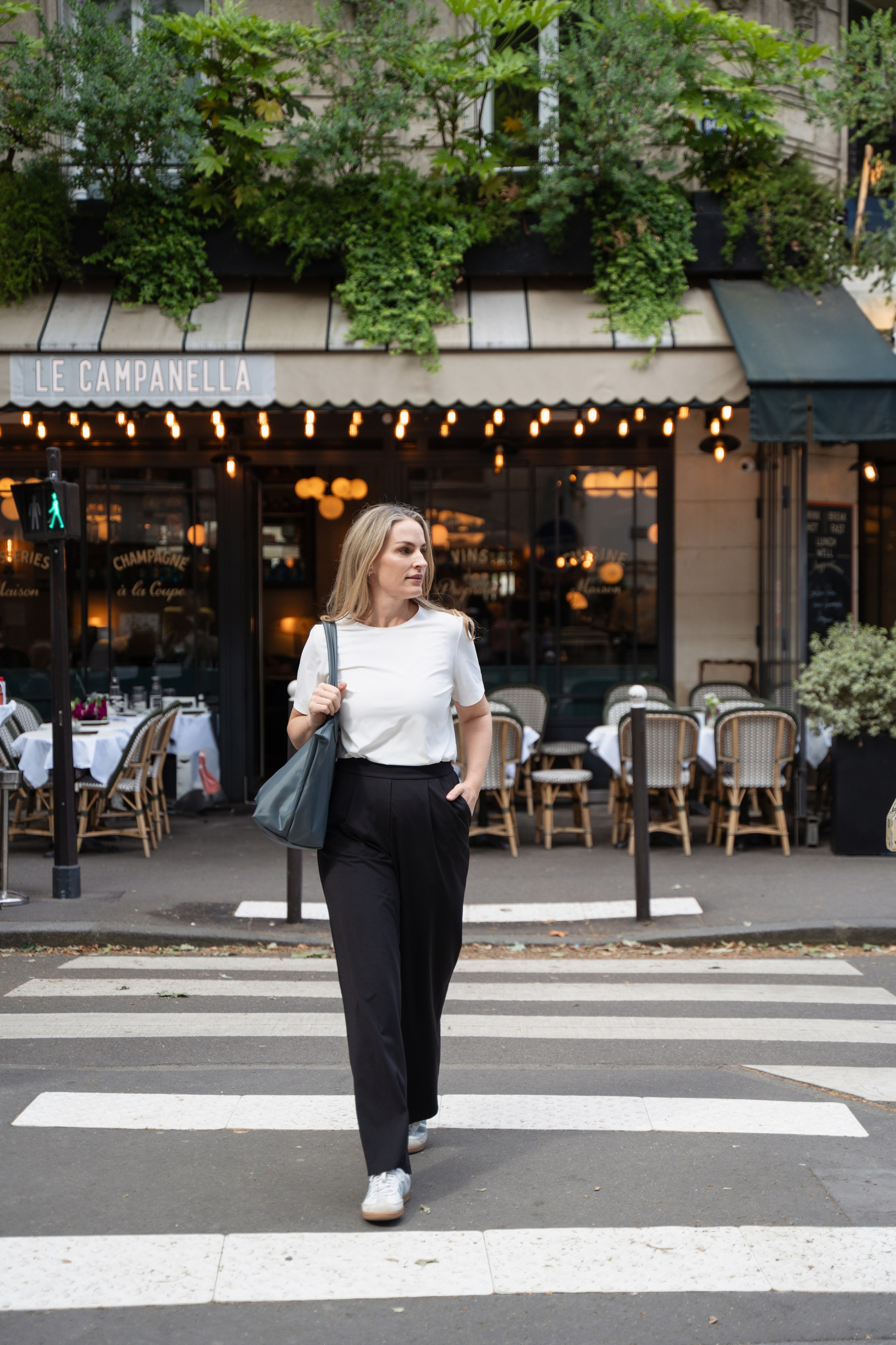 Content Nadia (2.5 hours). Photographer in Paris|Solo and groups, portraits & content, couples photo-shoot in Paris at the best locations