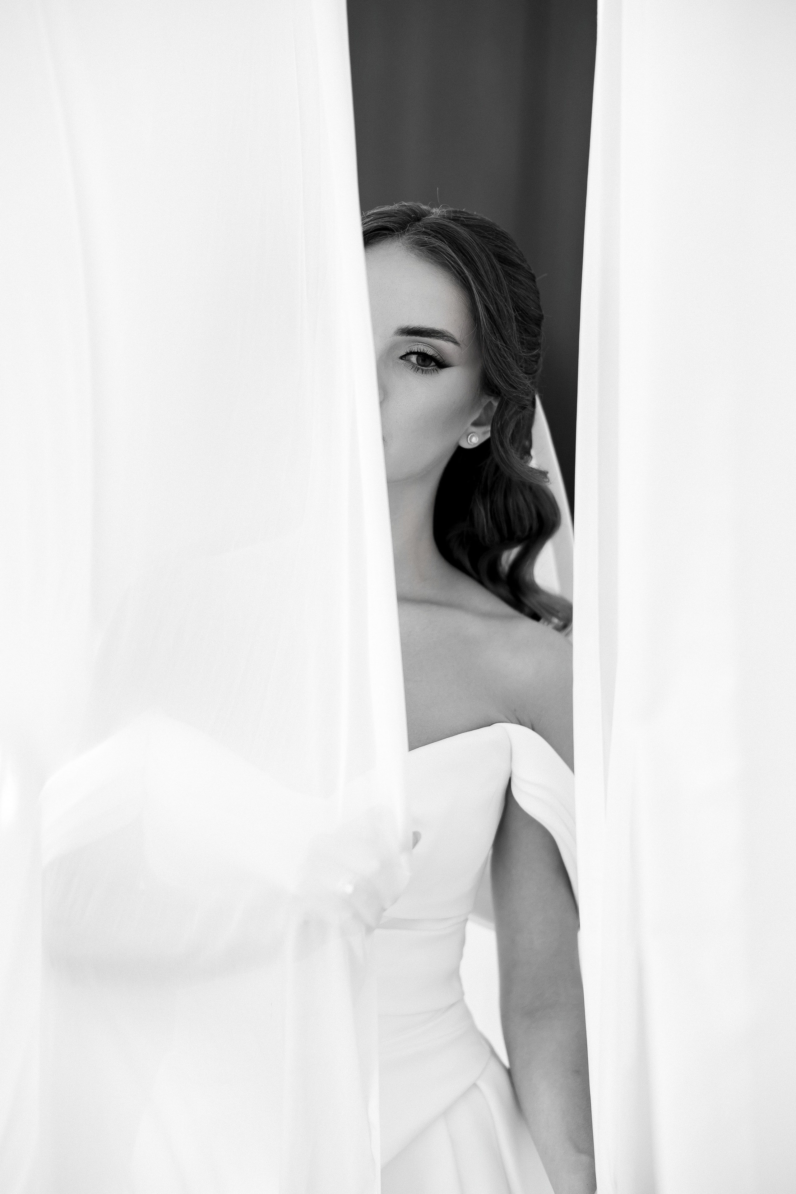 Eugen & Livia — Grand Elysee — Wedding Day. Servicii Foto și Video 067188353