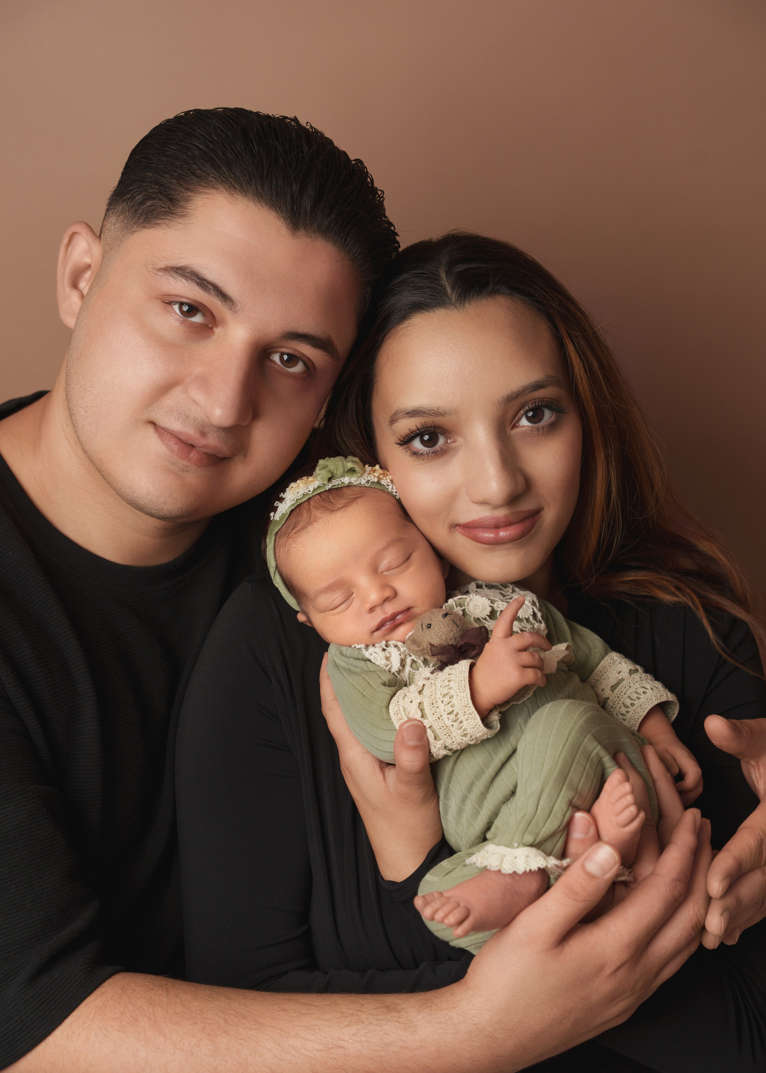 NEWBORN FOTOSHOOTING. Anna, Fotografin aus Wien, Österreich. Ich fotografiere in folgenden Genres: Babybauch-, Familien-, Mode- und Weihnachtsfotografie