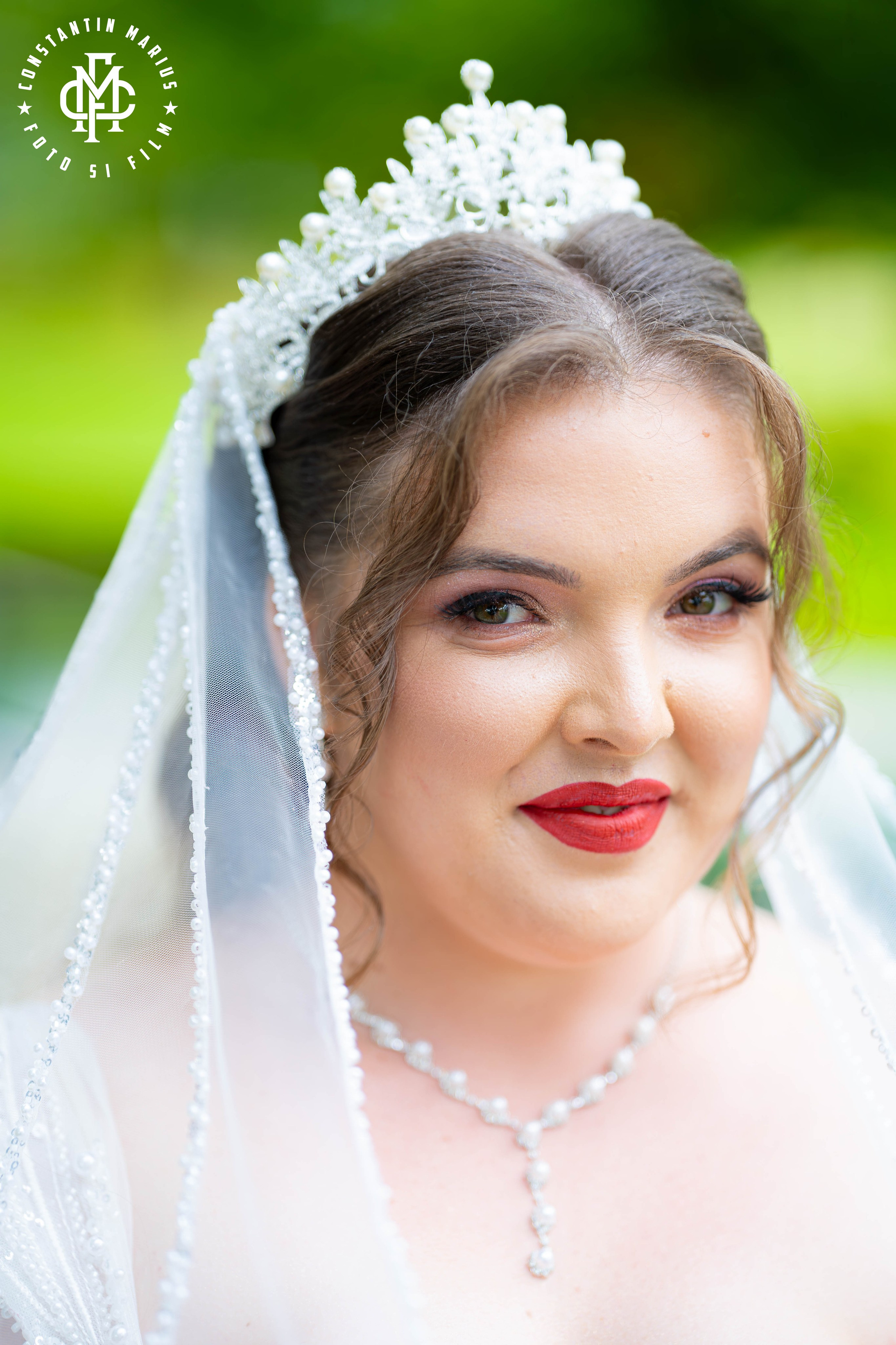 WEDDING PHOTOGRAPHY. DESPRE NOI