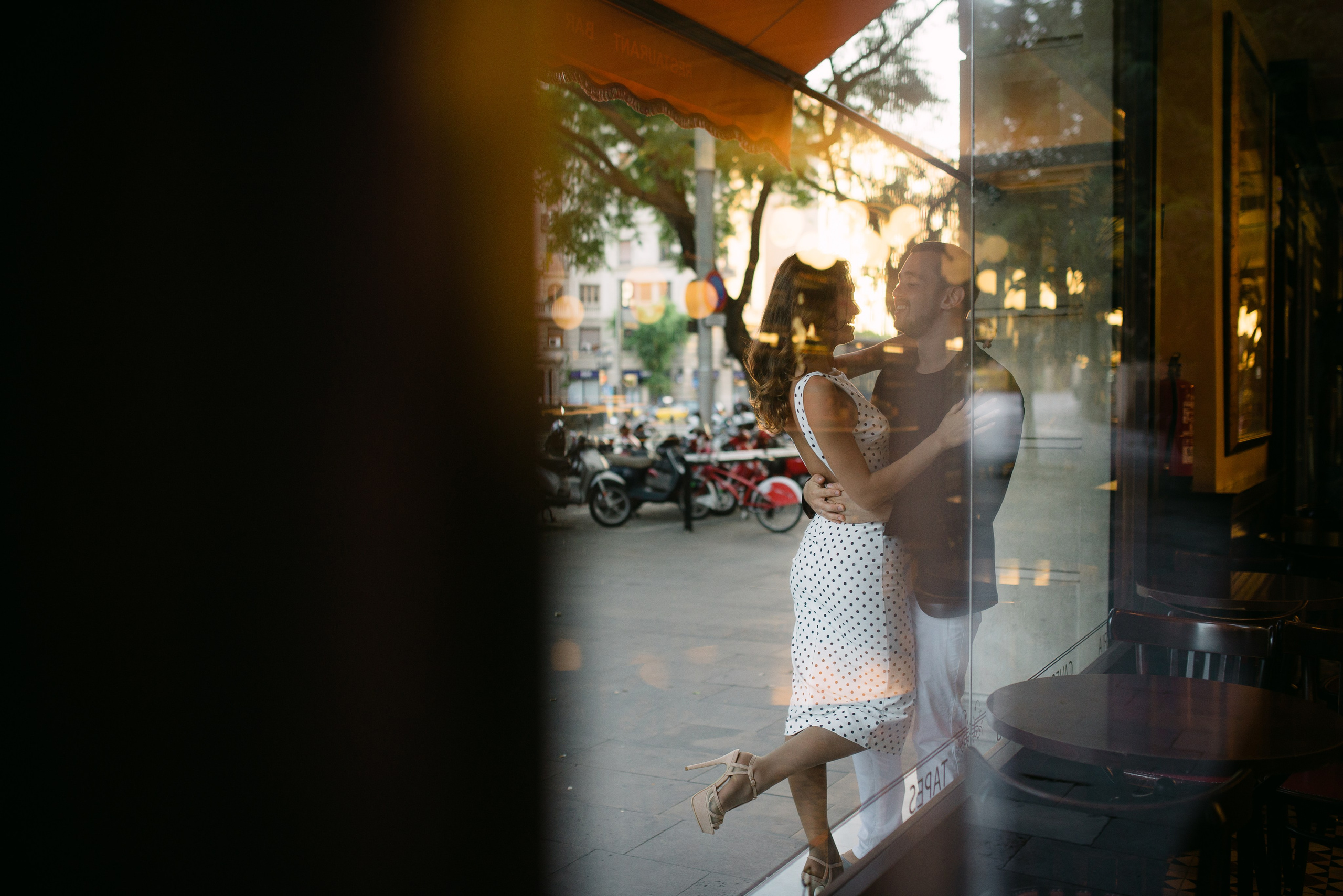 Надя и Лев, лав стори в Барселоне. Фотограф в стране Басков