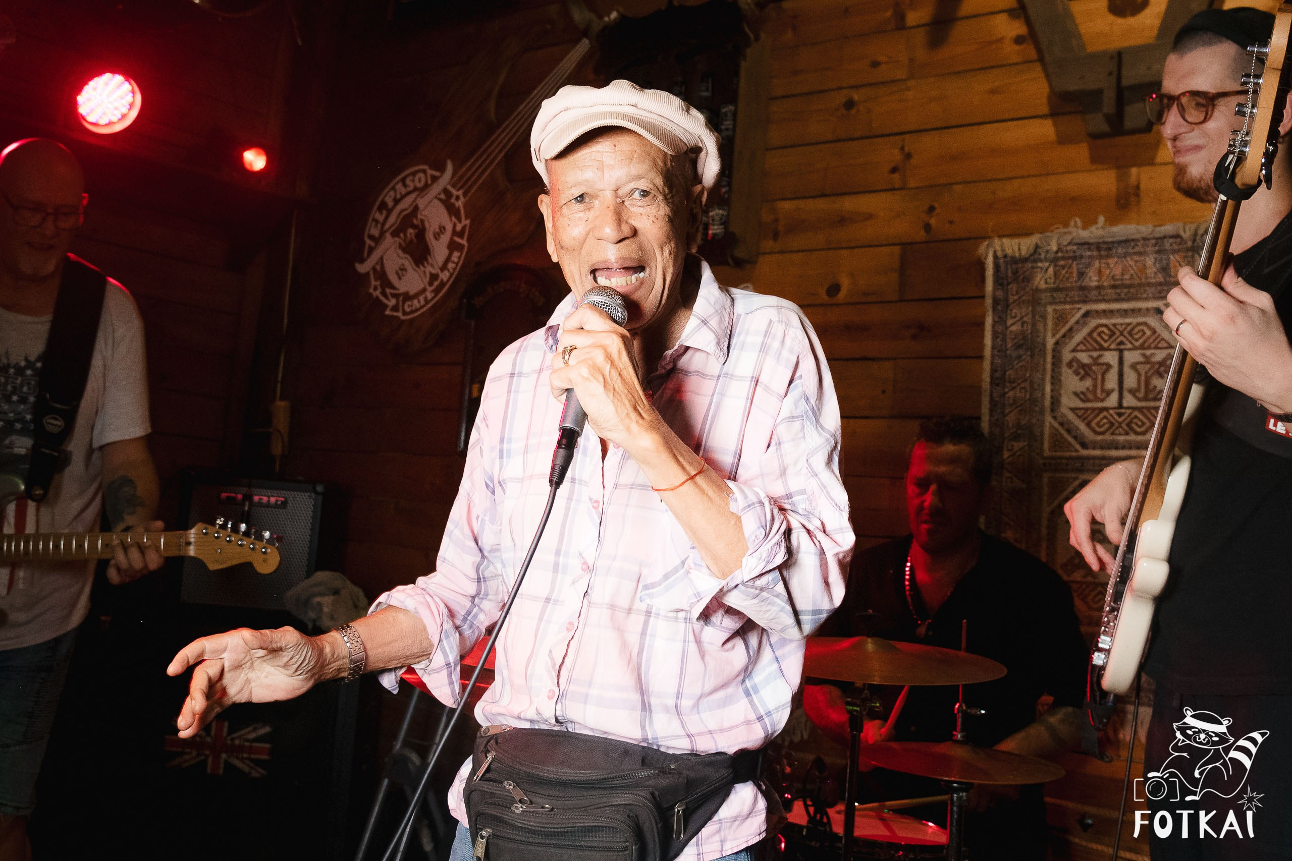 El Paso Rock Bar Torrevieja: Reportaje fotográfico 19.09.25 | FOTKAI