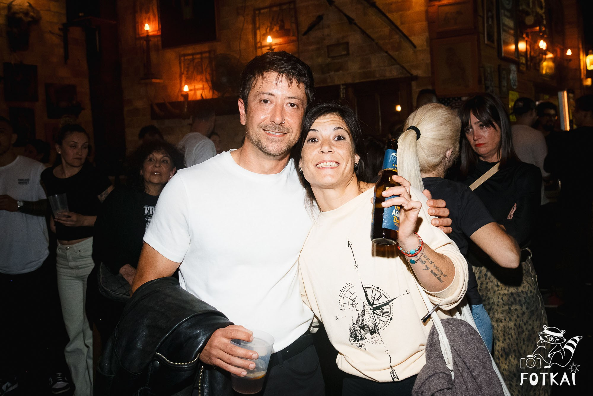 Los Ekilibristas de la Cuerda Floja — Фото с концерта в Торревьехе, 2026 | FOTKAI