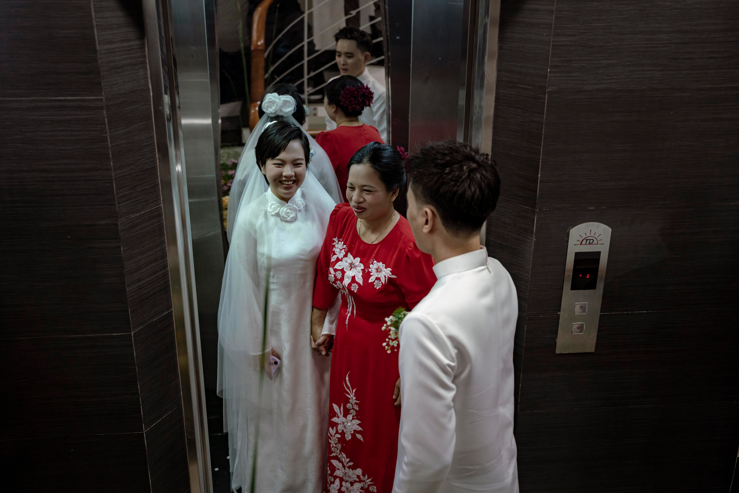JOE & MIA. WEDDING PHOTOGRAPHER IN VIETNAM
