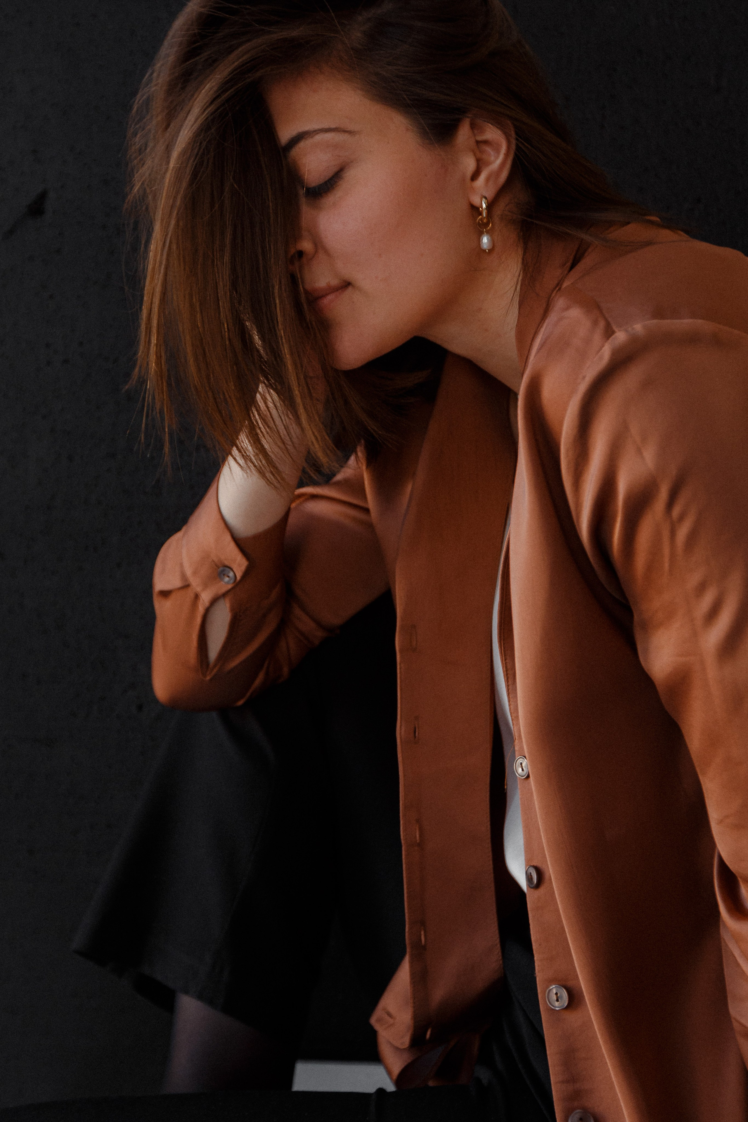 Hermosa chica en un estudio fotográfico. Fotógrafo de retrato, familia y reportajes en Valencia | España | Europa Vitalii Lumier