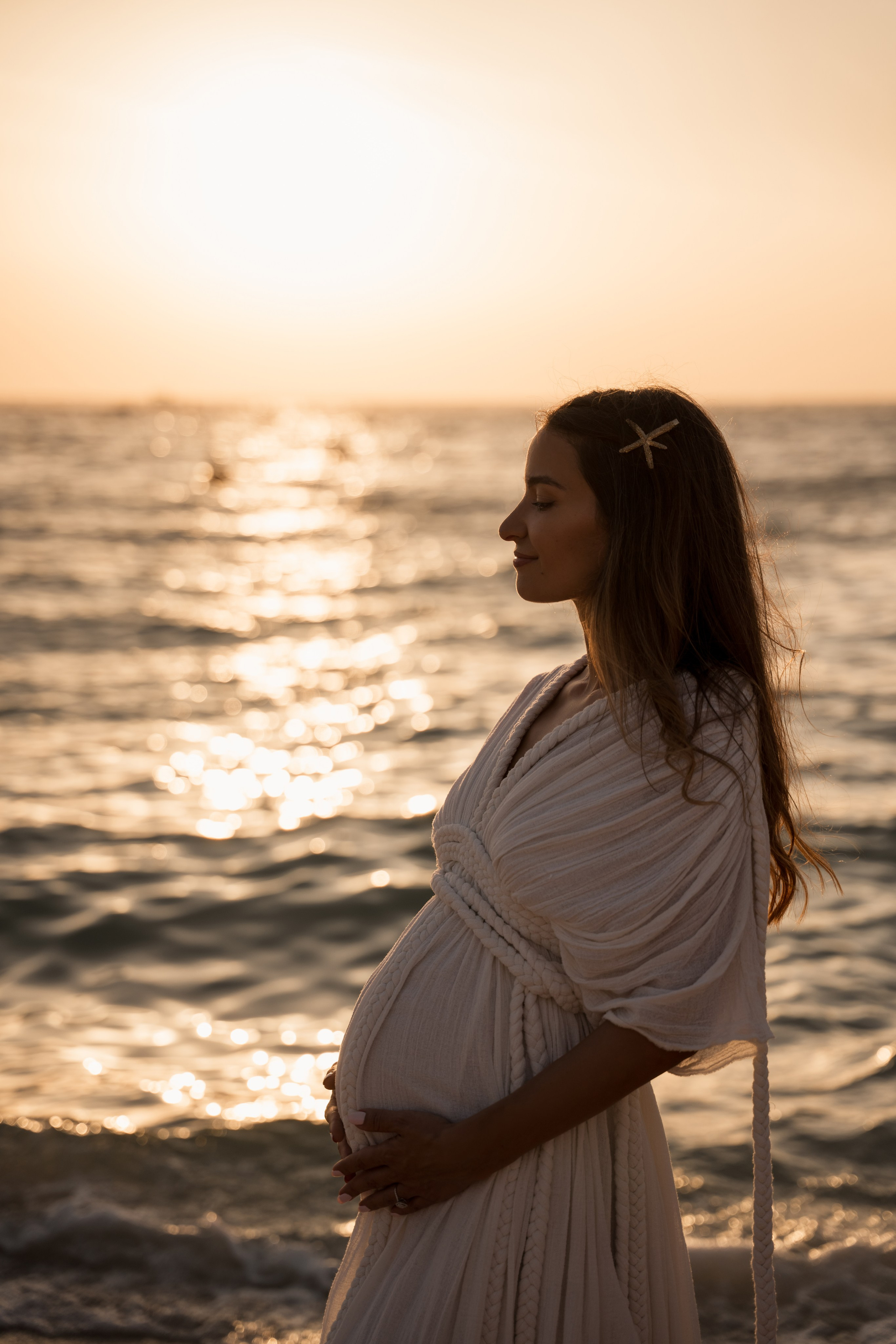 Golden Hour Glow. Angela Iakovleva — Family Photographer in Dubai