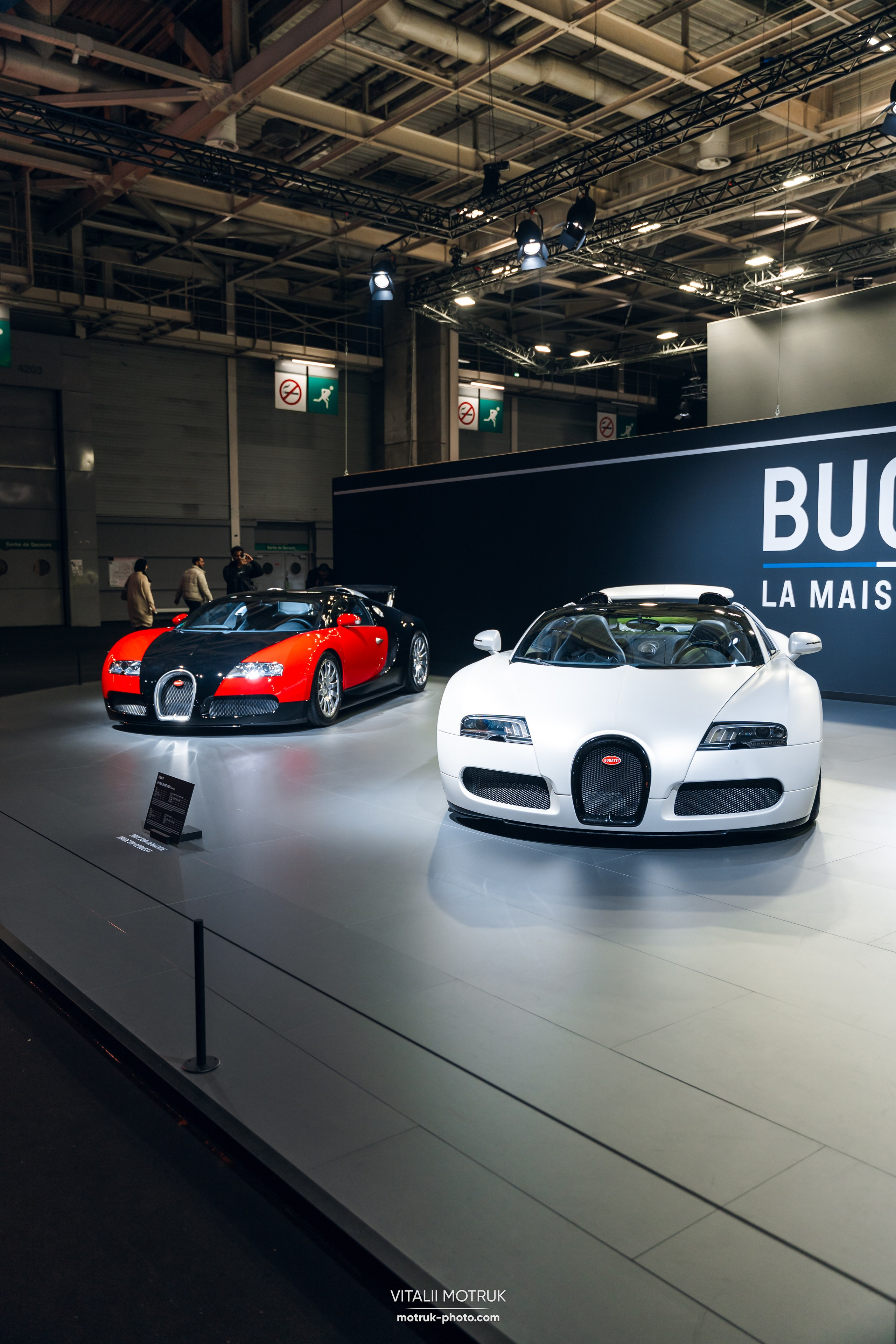 Retromobile 2026. Photographe de voitures à Paris — Vitalii Motruk