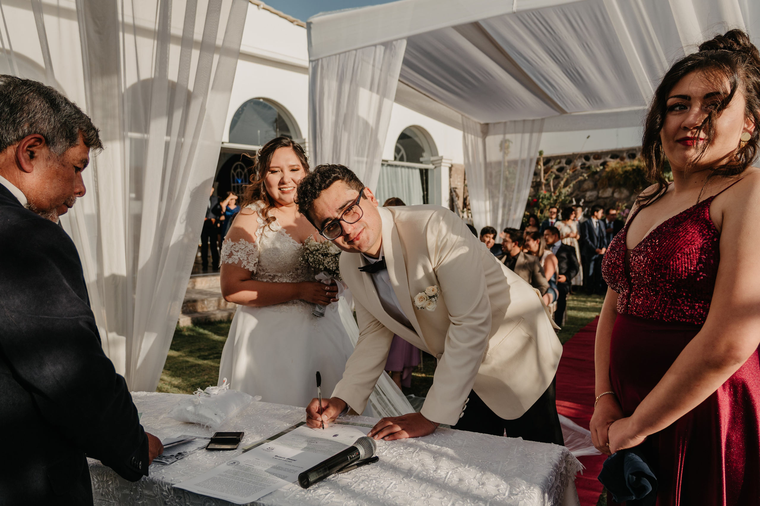 VANIA + LUIS BODA CIVIL. Studio KVTA | Fotografía y Video de Bodas en Arequipa