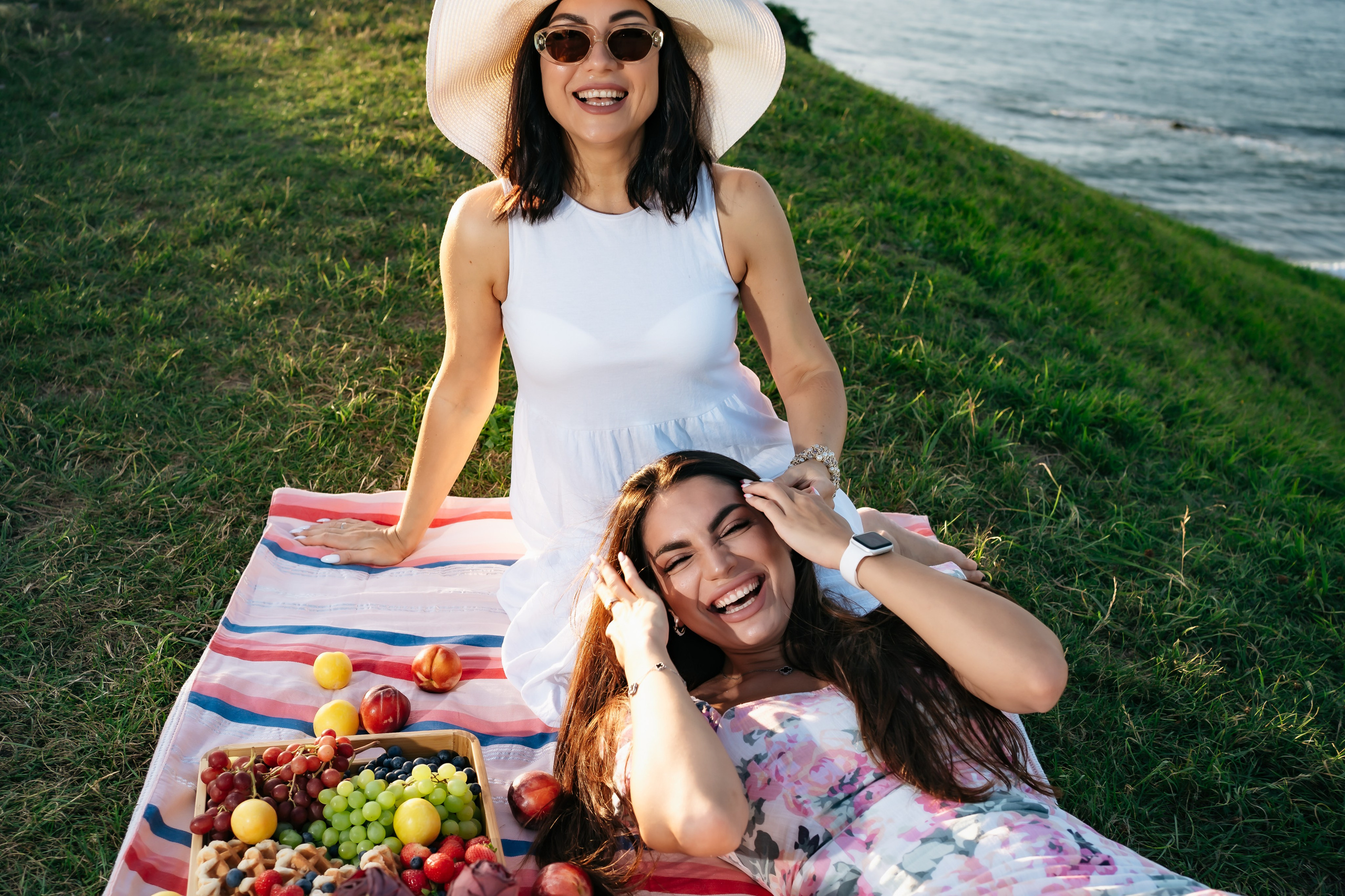 Misstina with mom🤍. Holigood foto y video reportaje de bodas en San Sebastián y Europa