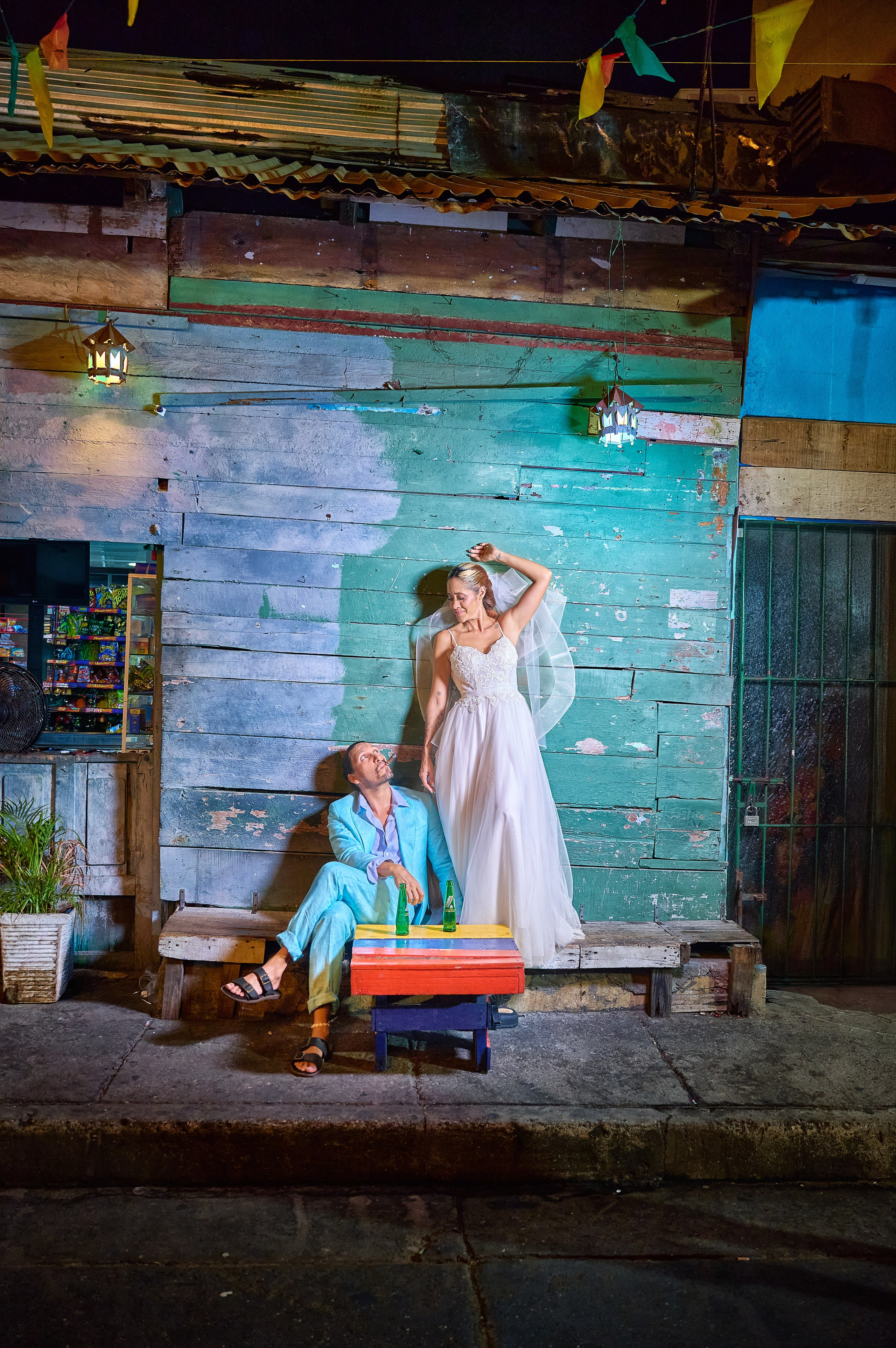 Trash the Dress en Cartagena. Wedding Photography & Videography by ZZ Hendrick | Capturing Your Love Story in Colombia & USA